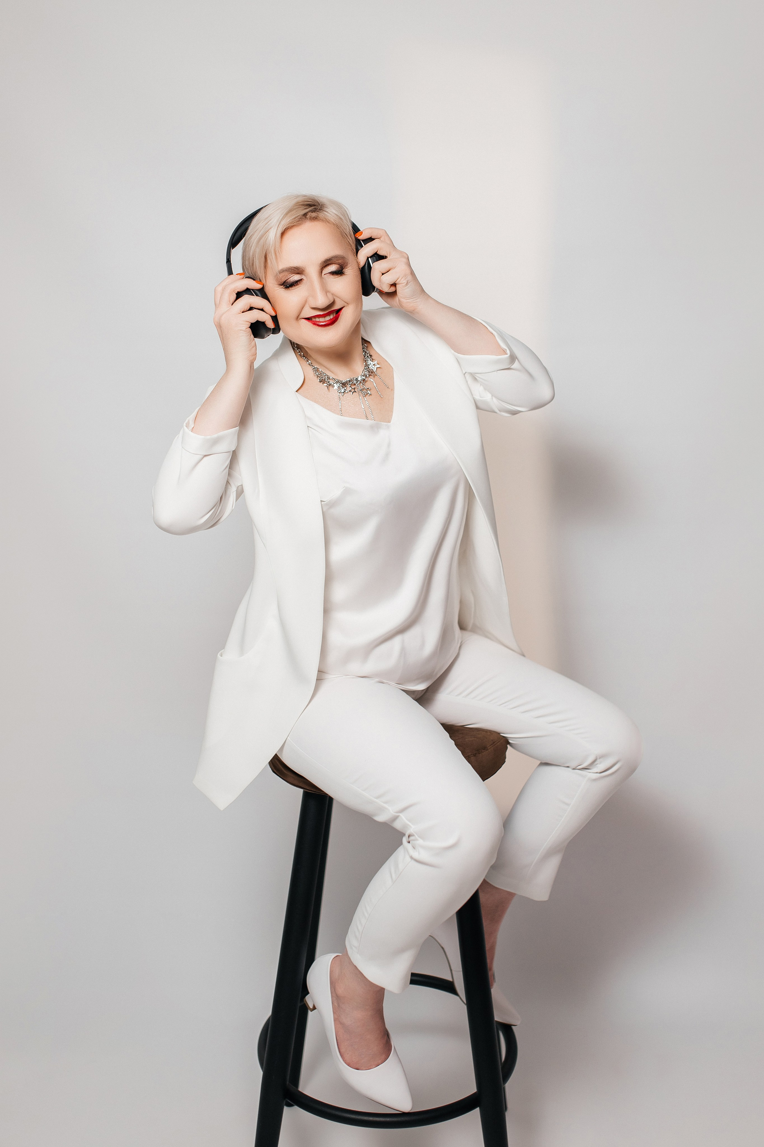 Олесяв моей студии. Март 2025. Фотограф Пермь. Свадьбы. Семья и дети, школа, д. сад. Фотокниги