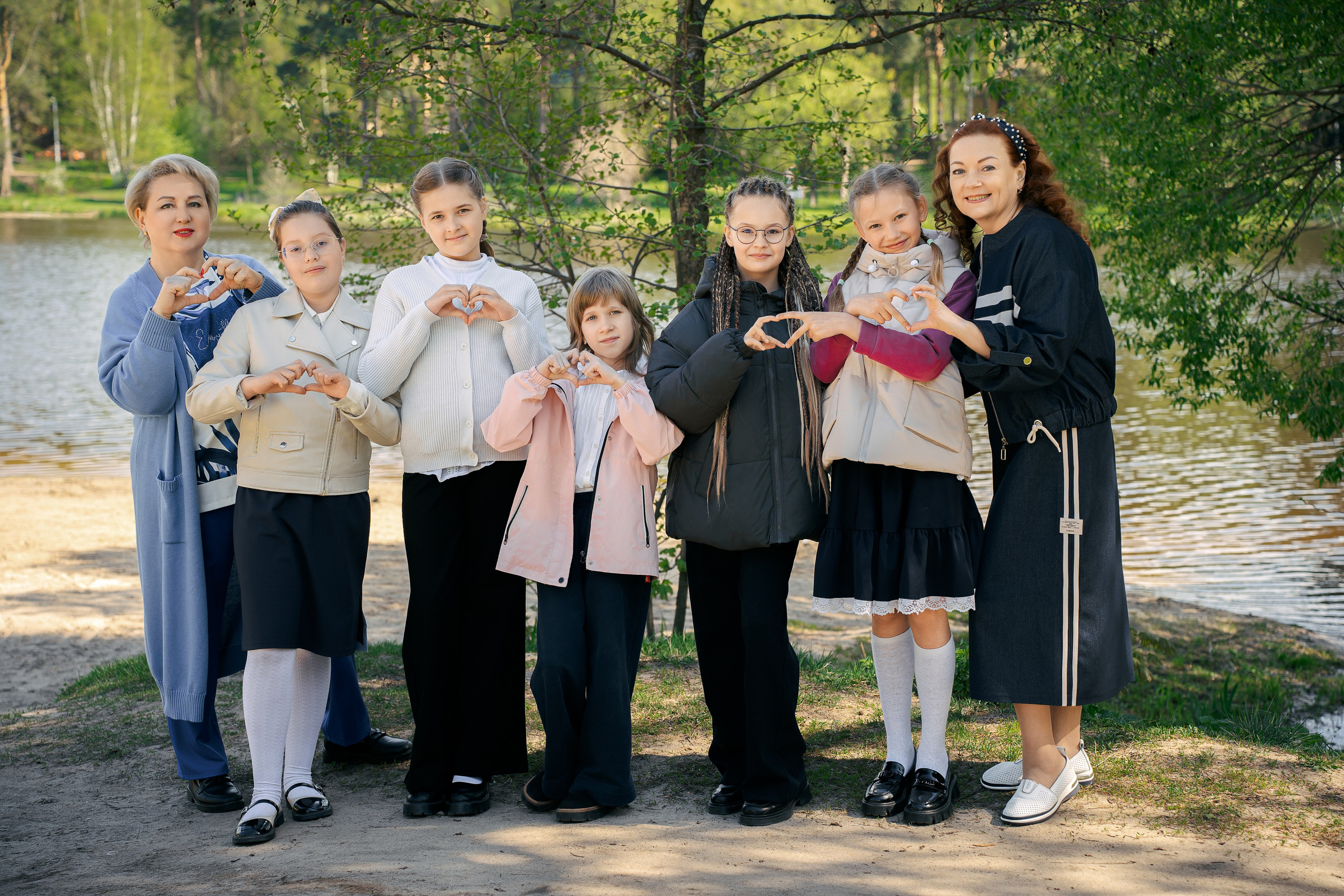 Прогулки в школьном дворе. Фотограф Казакова Анастасия