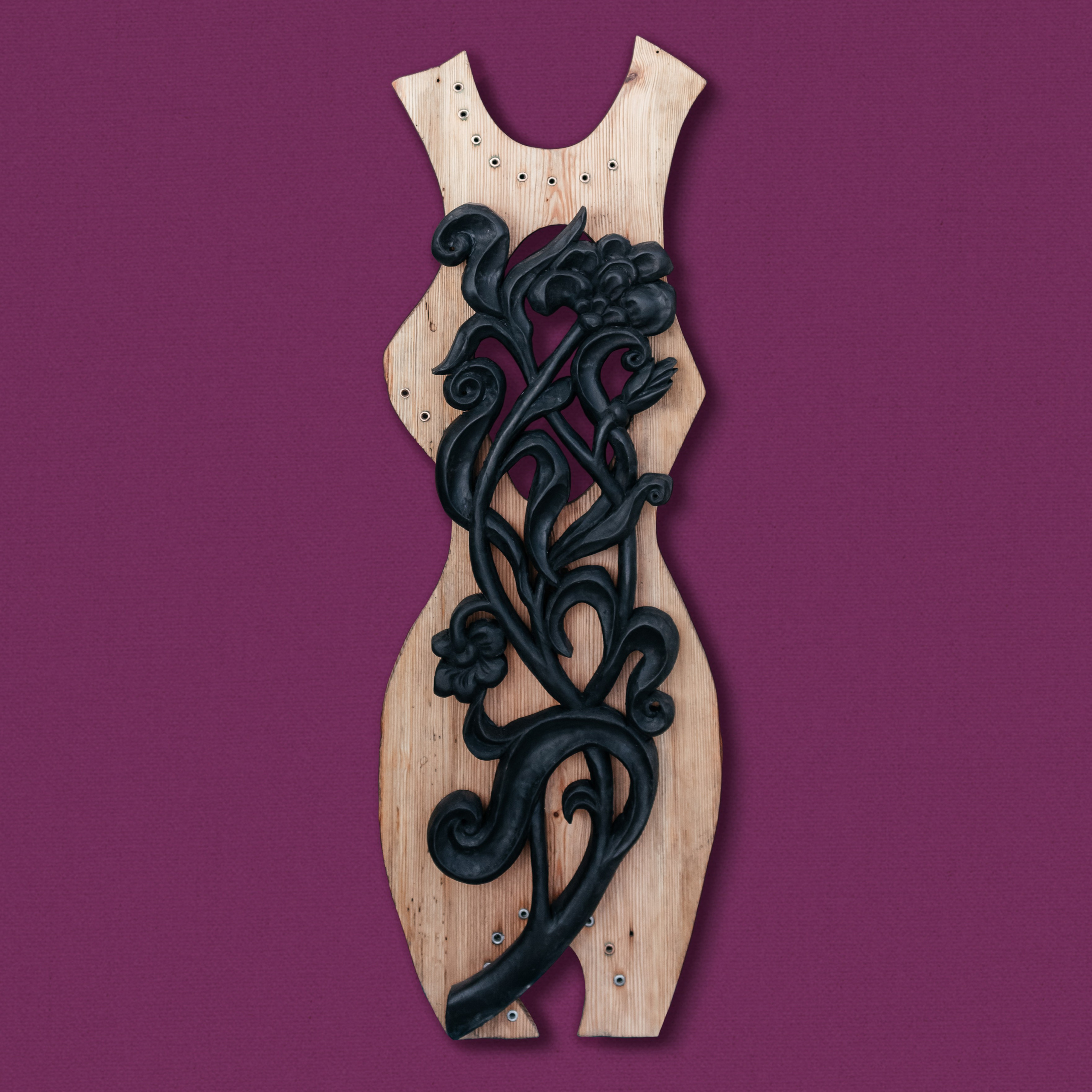 Резная картина из дереву