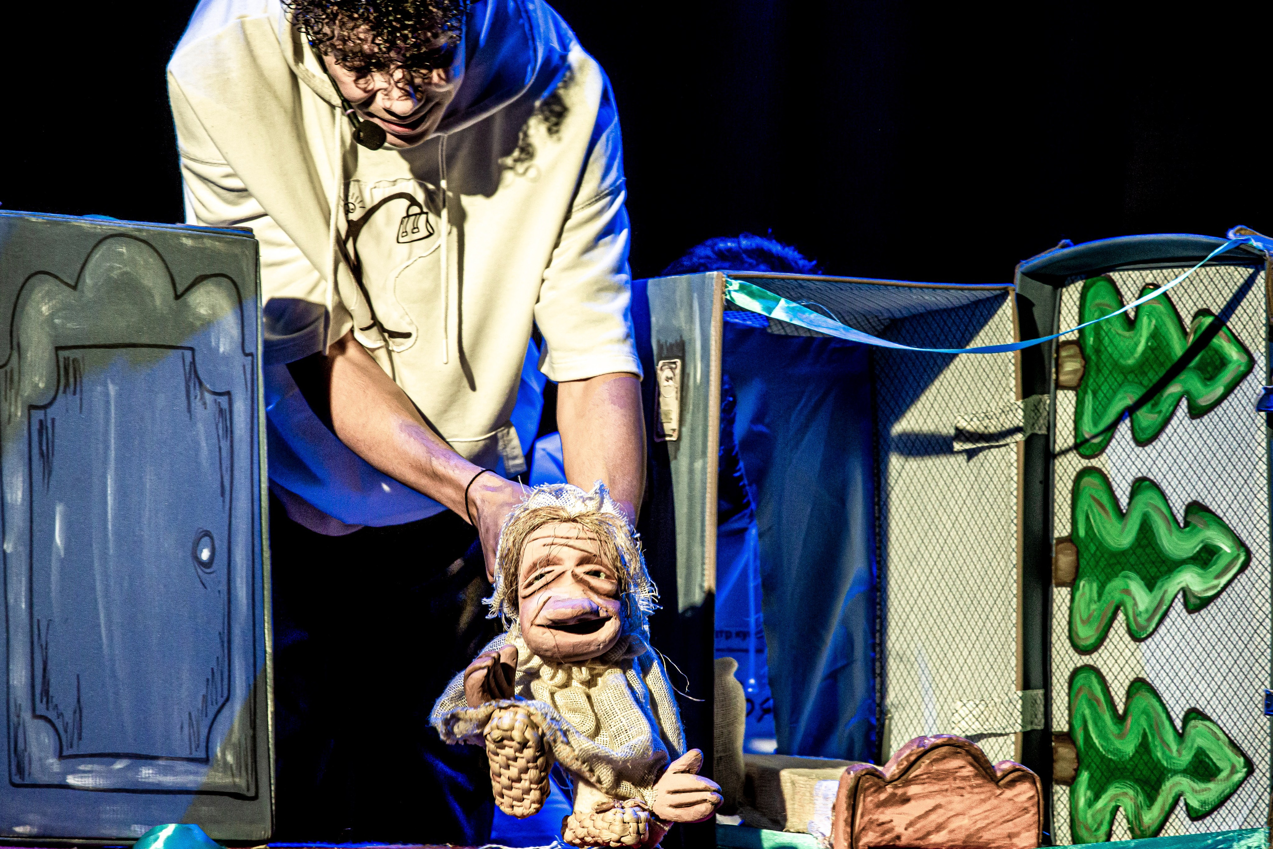 Спектакль театра Саквояж О Красной шапочке. Фотограф в Сочи Юрий Шептаев