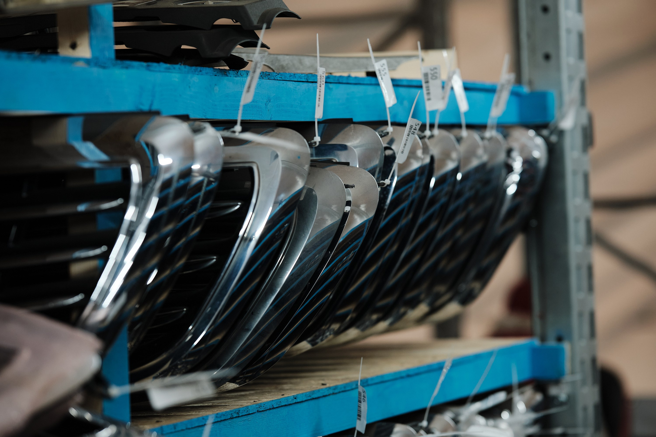 «Крыло переднее левое Mercedes-Benz W213 оригинальная кузовная деталь»«Правая дверь Mercedes-Benz E-Class W213 с заводской окраской»«Капот Mercedes-Benz S-Class W222 оригинальный, новый»«Бампер передний Mercedes-Benz GLC X253 с креплениями»«Задняя панель кузова Mercedes-Benz C-Class W205 для замены»«Усилитель порога Mercedes-Benz V-Class W447 левая сторона»«Арка колеса задняя правая Mercedes-Benz GLS X167 оригинал»«Поддомкратник Mercedes-Benz A-Class W177 с усилителем»«Крыло заднее левое Mercedes-Benz GLE W167 с лаковым покрытием»«Капот Mercedes-Maybach S-Class W223 оригинальная запчасть»«Передний бампер Mercedes-Maybach GLS X167 с датчиками парковки»