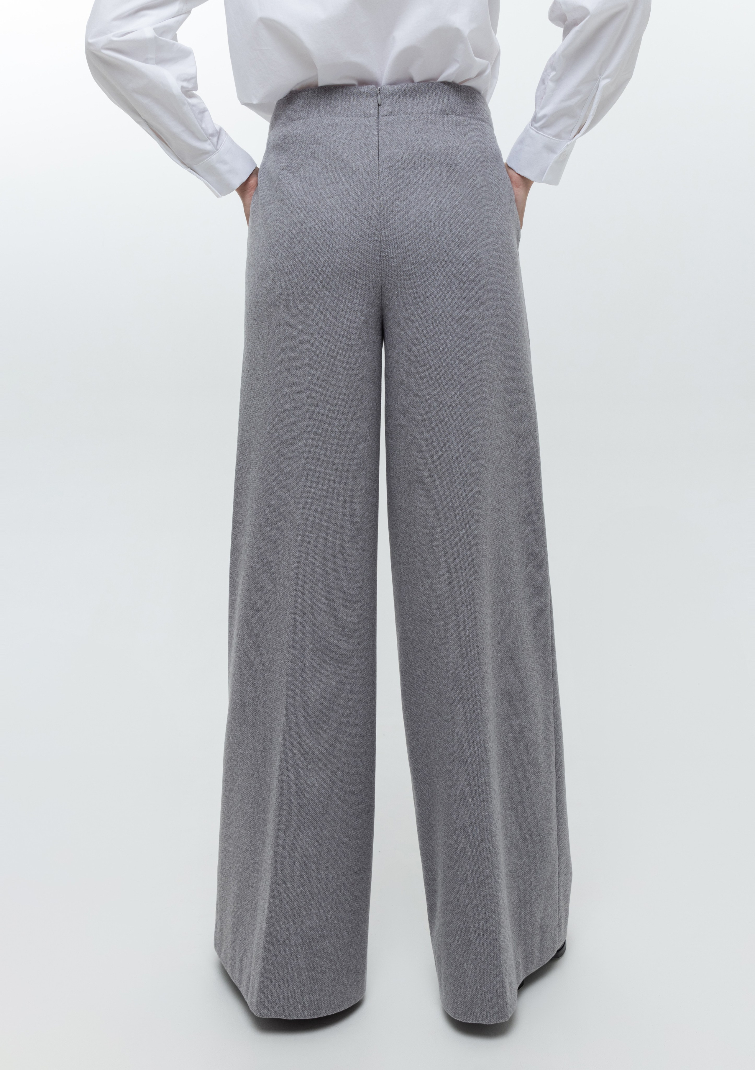 Каталог. Верхняя одежда + трикотаж бренда. 4ч,. Визажист для брендов, Фэшн продюсер Олеся Глушкова