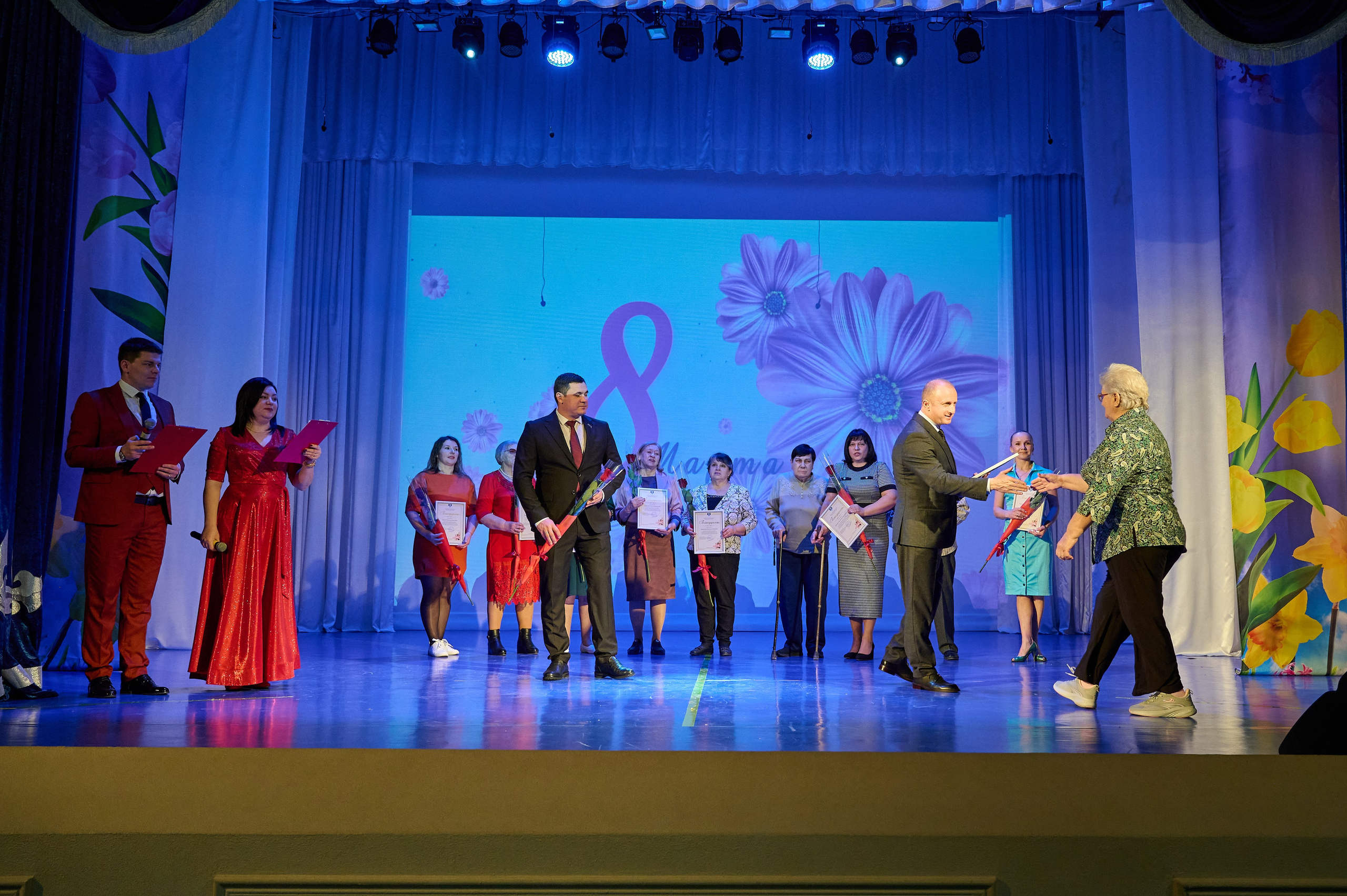 8 марта в Марьиной роще. Жизнь курорта Кабардинка в фотографиях