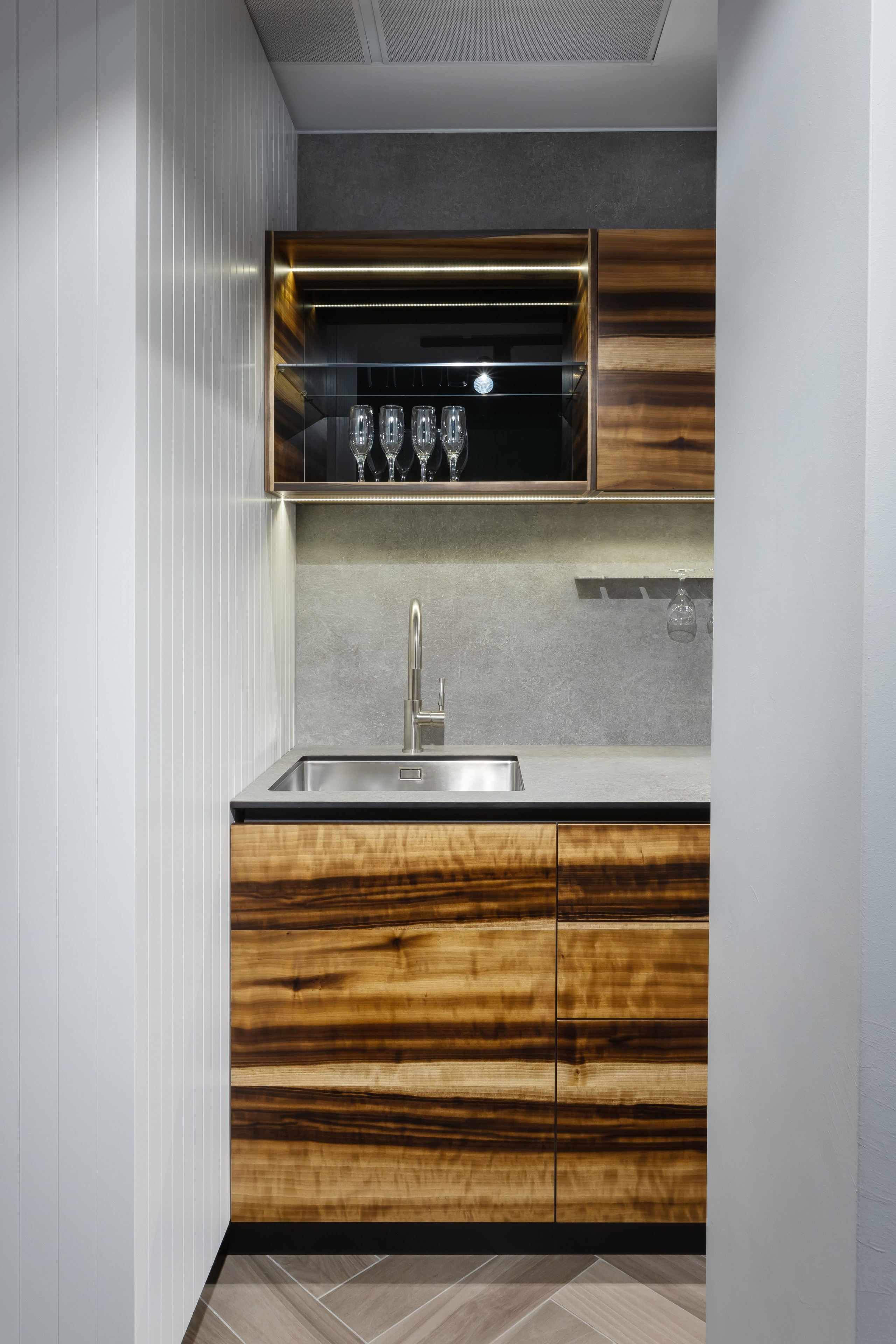 Кухня из натурального шпона. Мебель на заказ