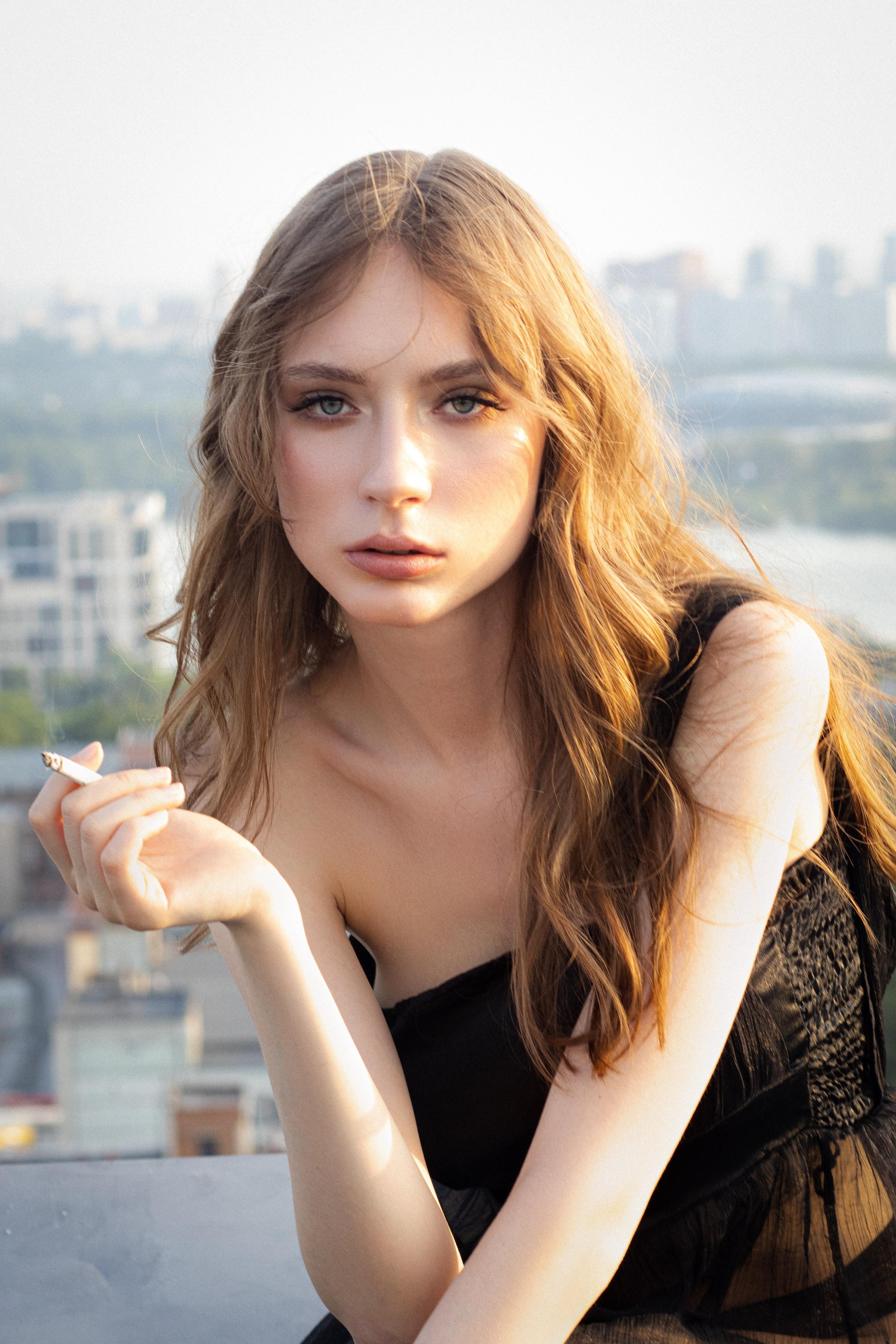 Агата съёмка на крыше. Анастасия Головерова профессиональный фотограф в Новосибирске, фотосессия под ключ в Новосибирске