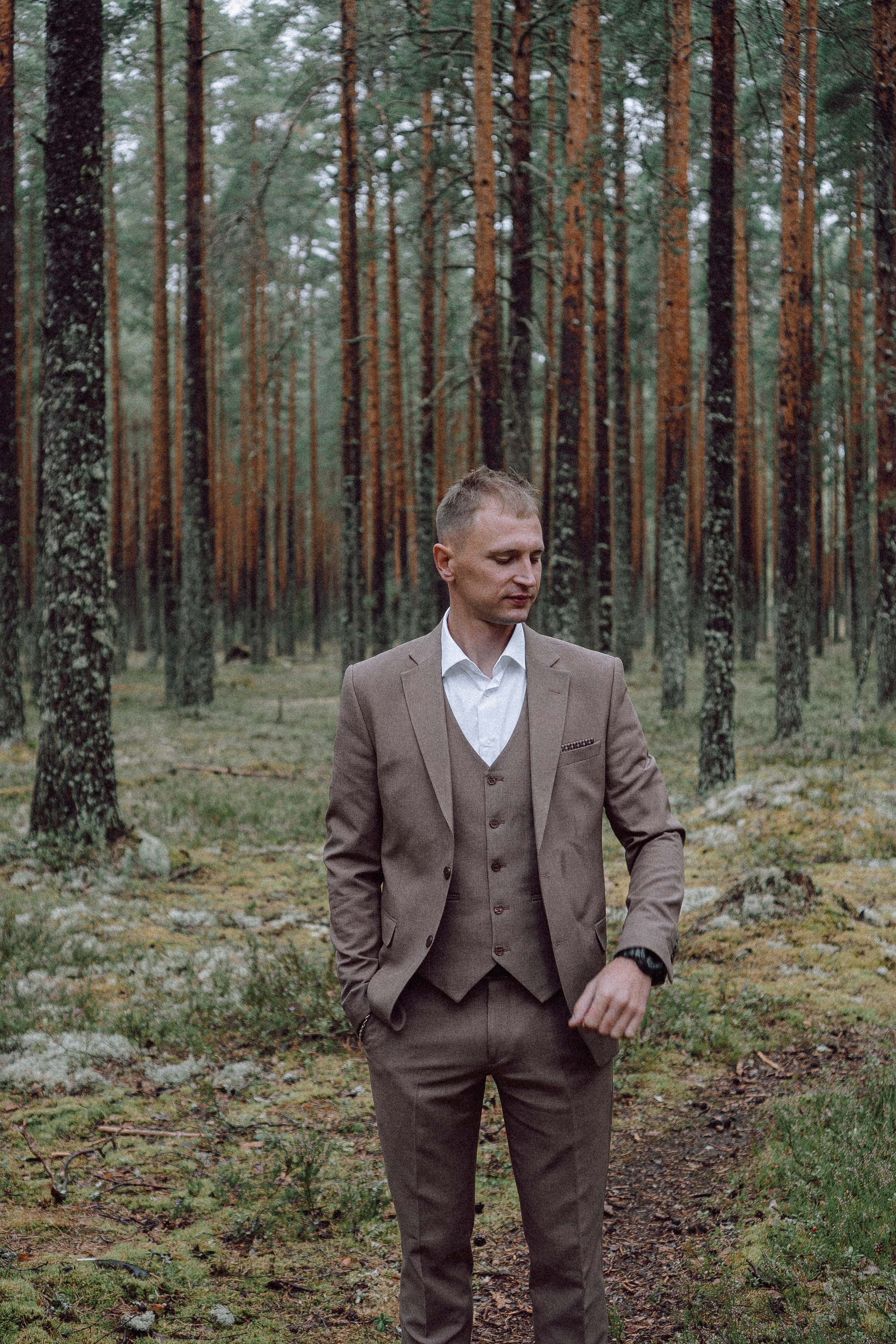 СВАДЕБНАЯ ФОТОСЕССИИЯ ПАРЫ В ГОРОДЕ ПРИОЗЕРСК В СОСНОВОМ ЛЕСУ И С ПИКАПОМ. Профессиональный фотограф, Санкт-Петербург — Виктория Богомолова
