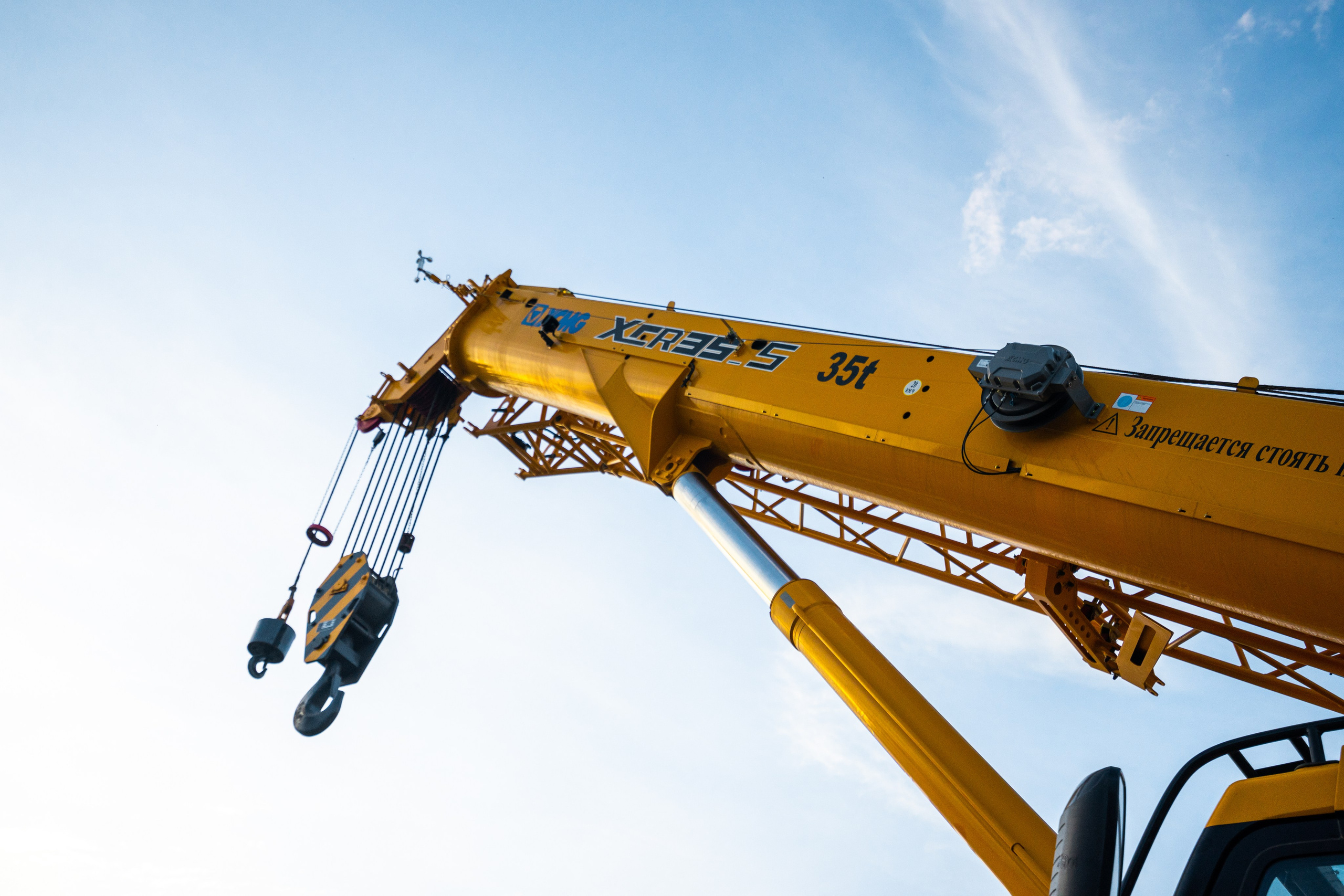Контент: XCMG Хабаровск. Ваня Ежик — фотограф