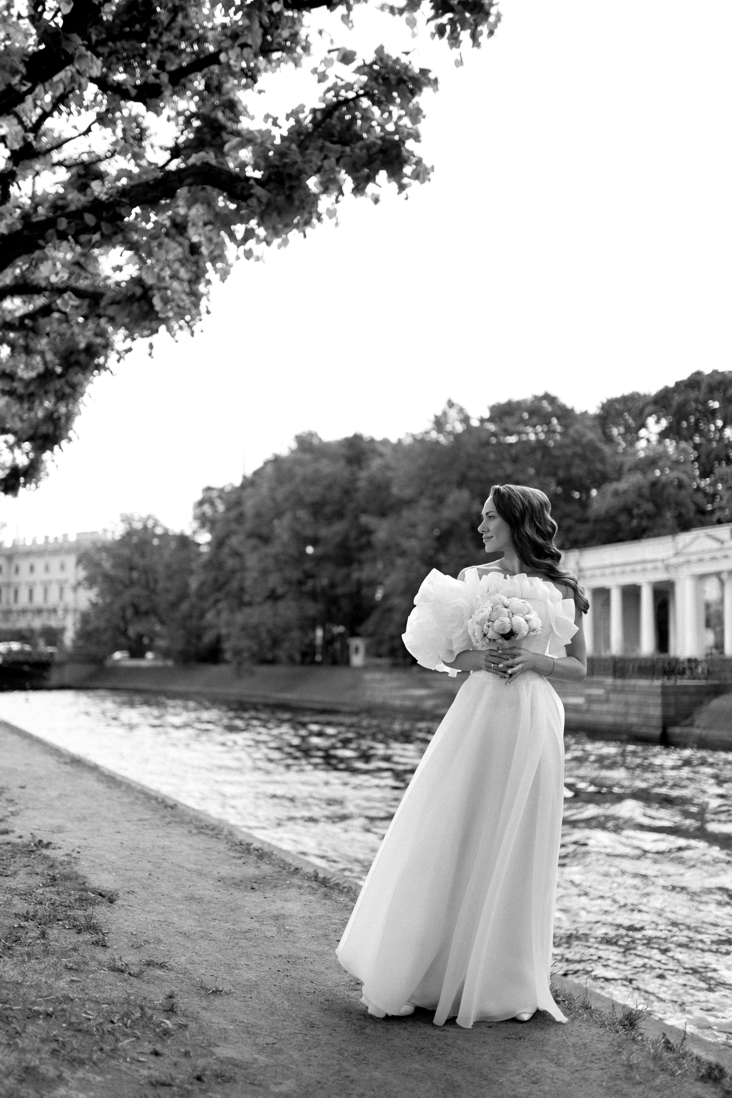 Свадебная фотосессия на катере в Санкт-Петербурге. Сестры Карабаза. Фотографы и ретушеры в Москве и Санкт-Петербурге