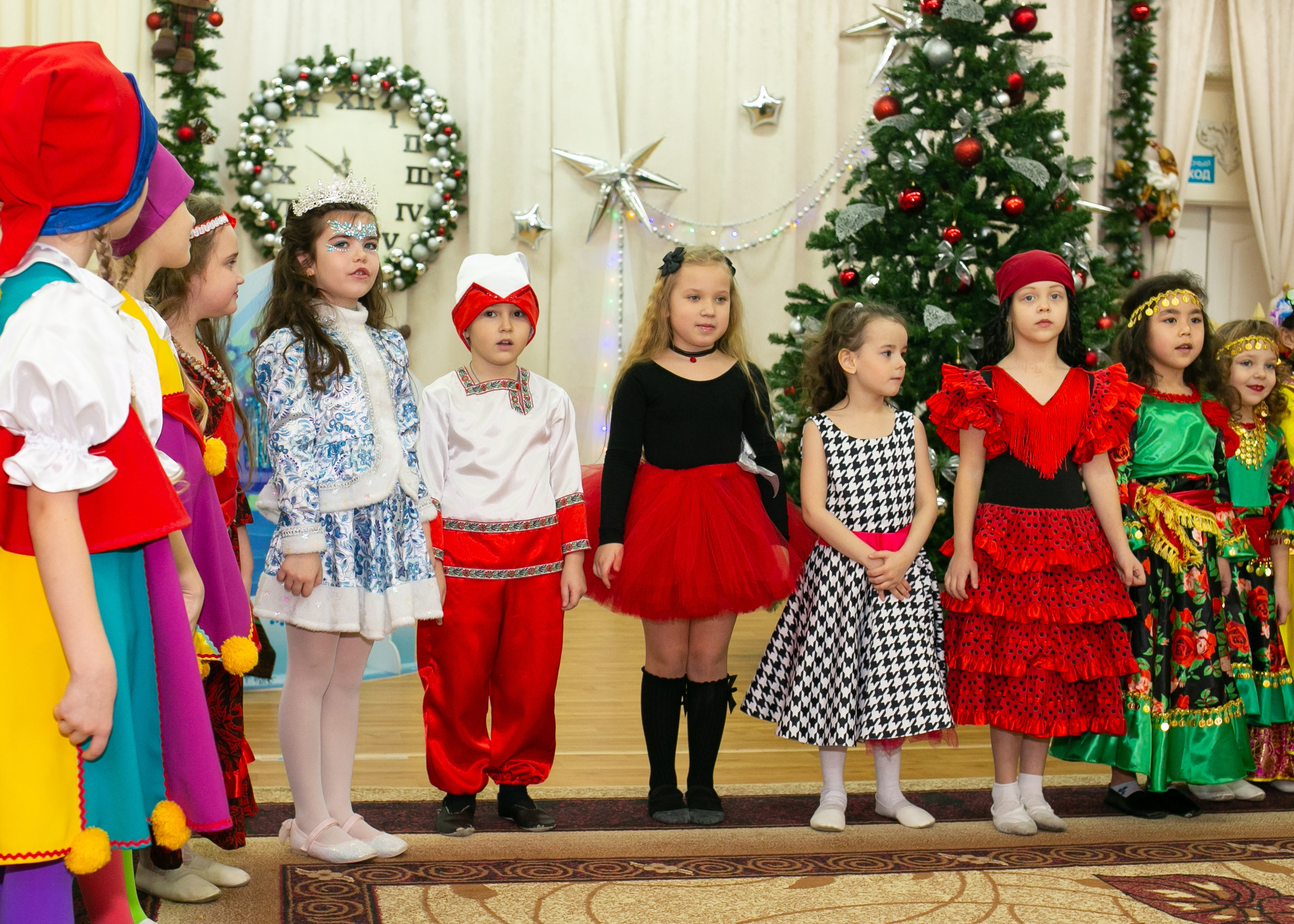 Выпускные и Утренники. Фотограф новорожденных и семейный фотограф НСО г. Бердск Марина Львова