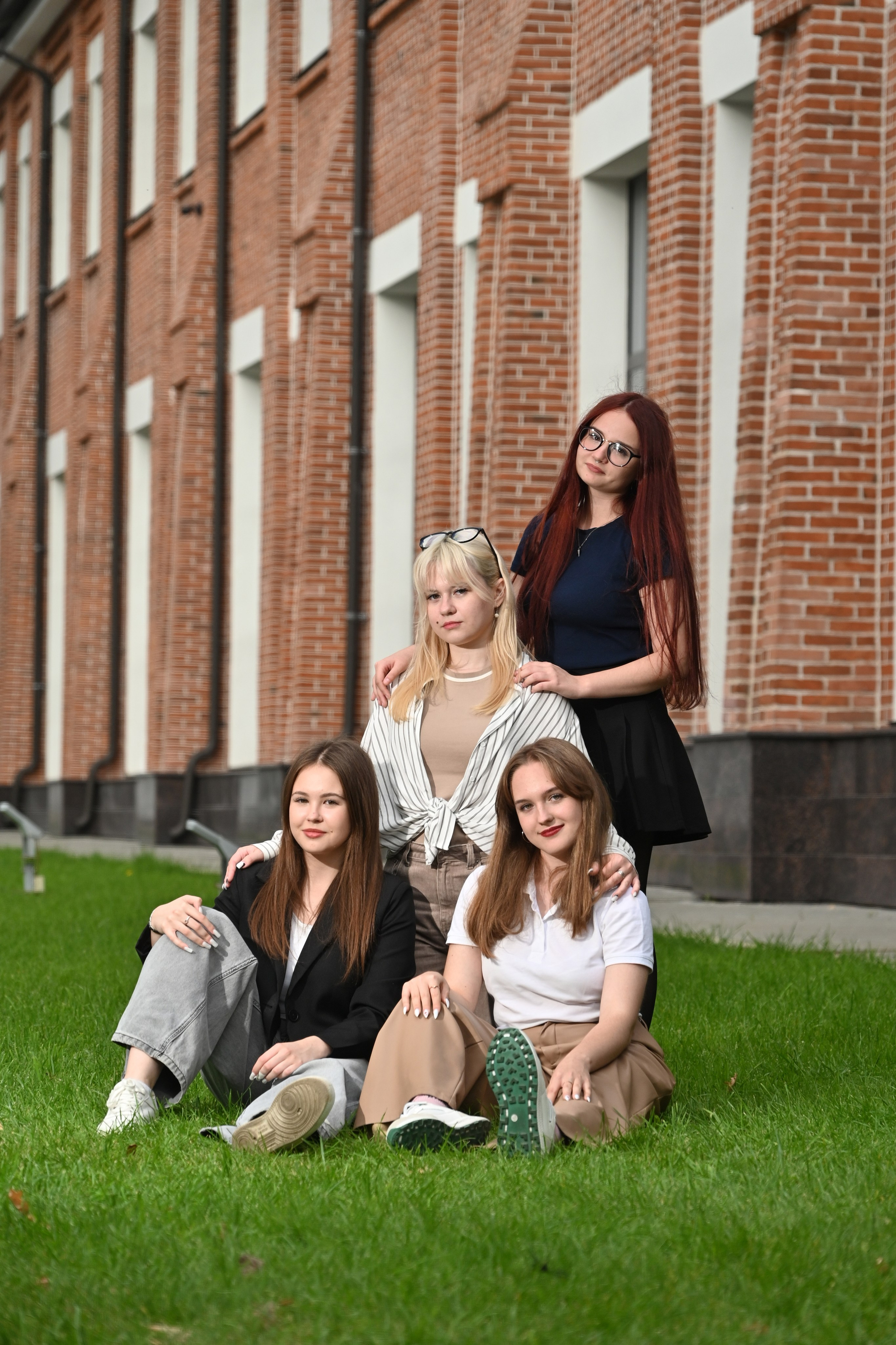 Фото из студии в Омске. Фото и видеосъемка в Омске | Выпускные альбомы