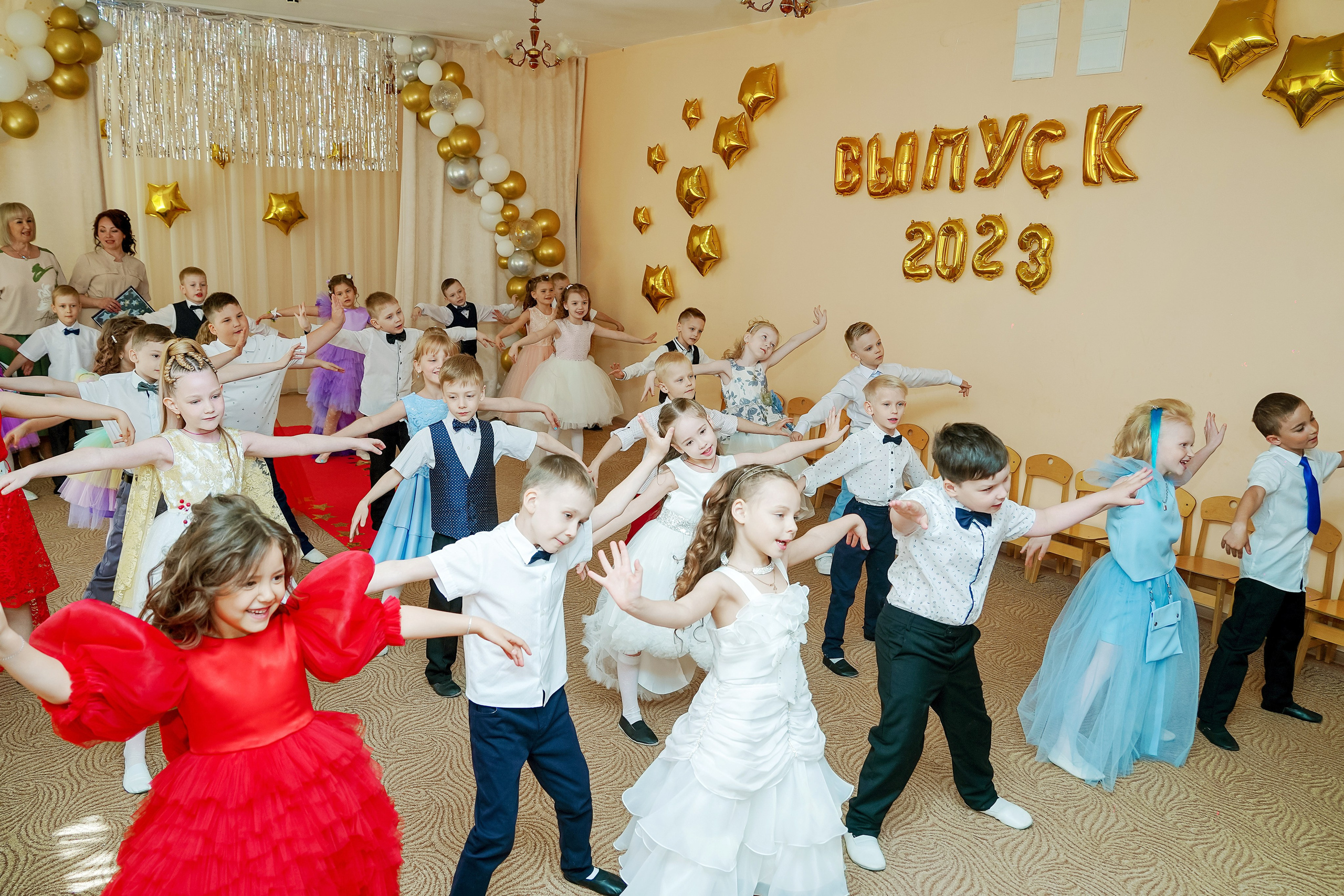 Фотосъемка видеосъёмка фотограф видеооператор новогодних утренников  в. Фотограф, видеооператор Нина Коршунова