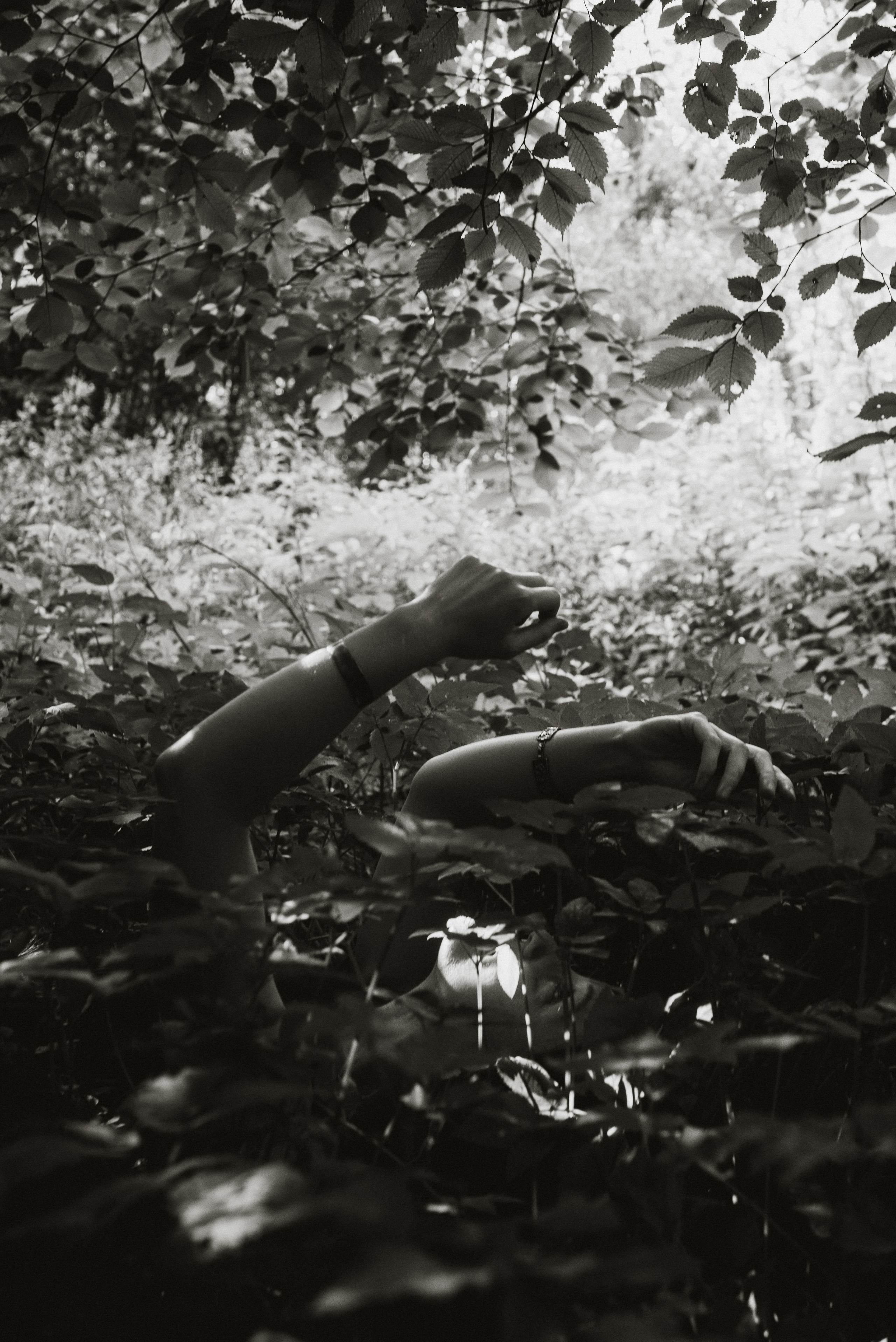 Женская съёмка на капище. Фотоведьма Дарья Нечинская