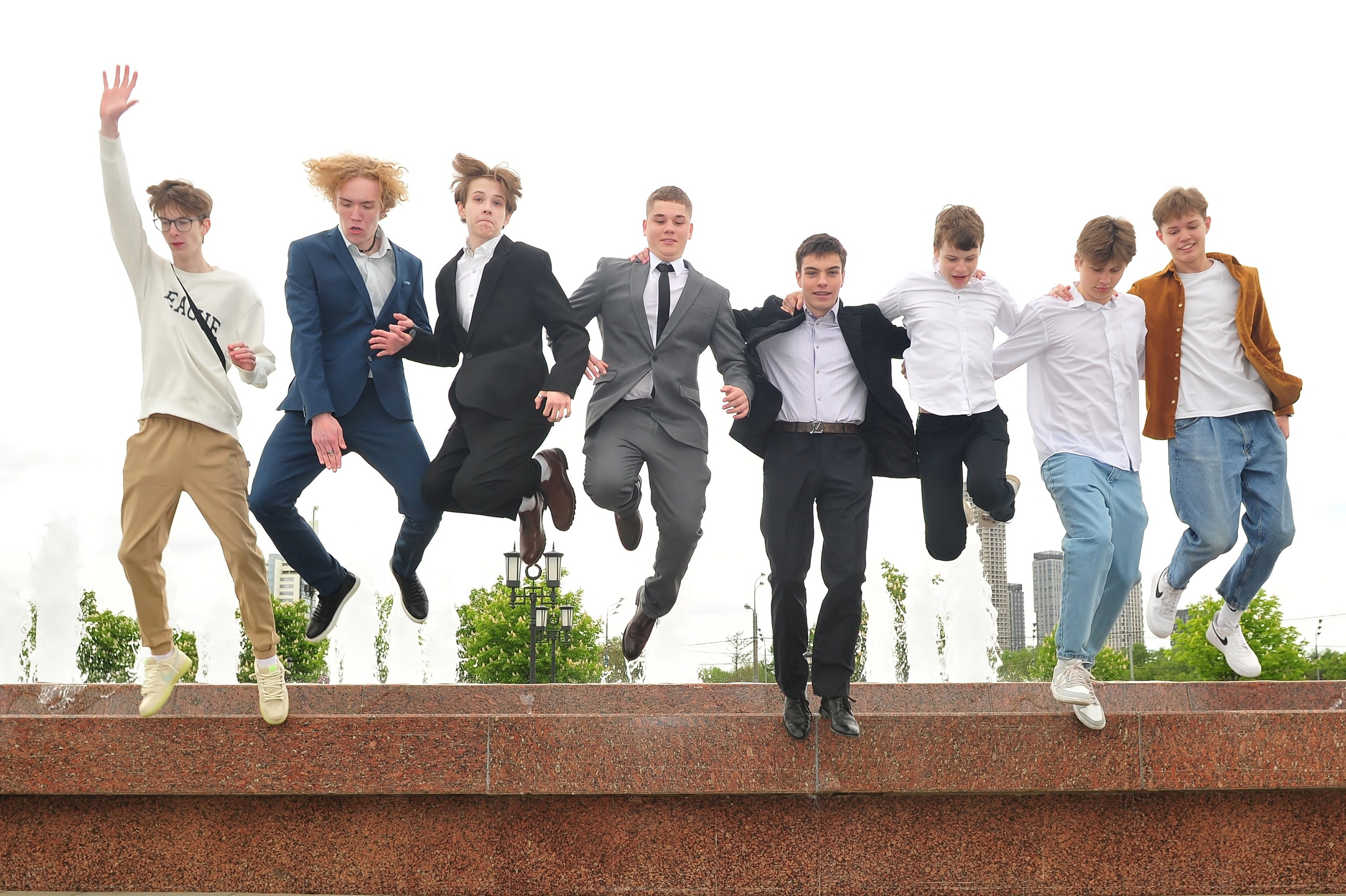 Последний Звонок на Поклонной Горе (уличная фотосессия 9-классников). Свадебный и семейный фотограф в Москве Ирина Гончарова