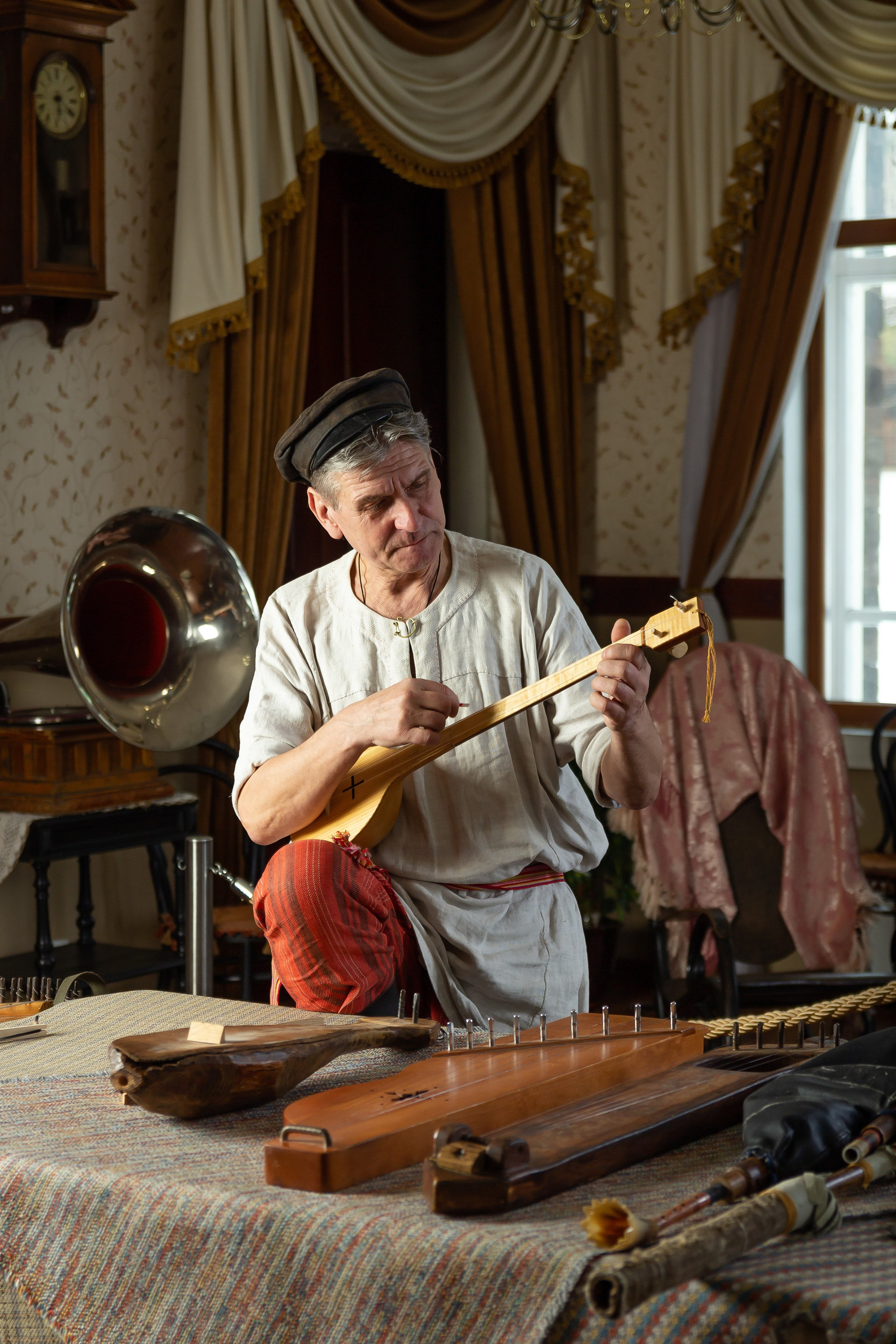 Музей забытой музыки. Александр Стряпунин — предметный фотограф в Улан-Удэ