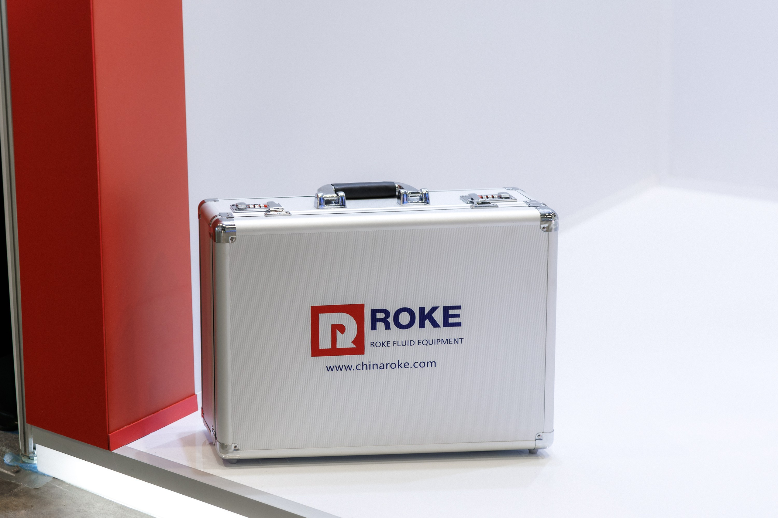 Работа стенда ROKE — Газовый Форум 2025. Репортажный фотограф в Москве Сергей Мирошников