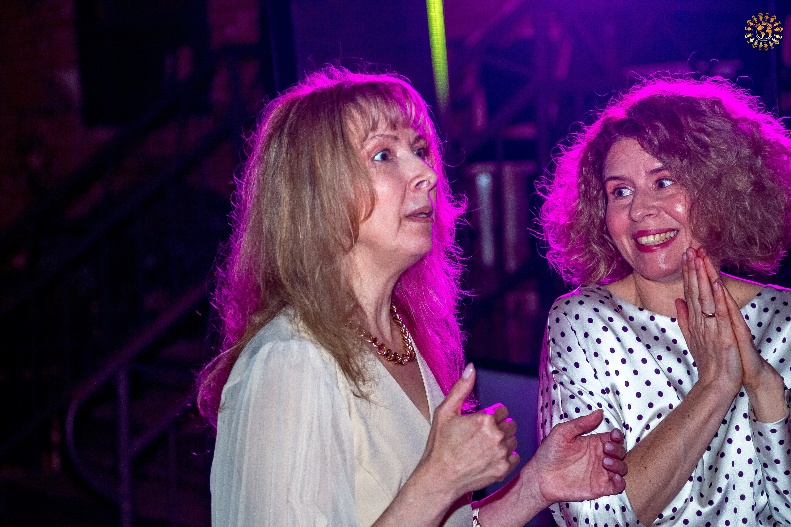 Выпускной 2023 (Школа 548; 9 Ж класс) AG Loft «Библиотека», Москва. Репортажная съемка в Москве и области. Анималистика