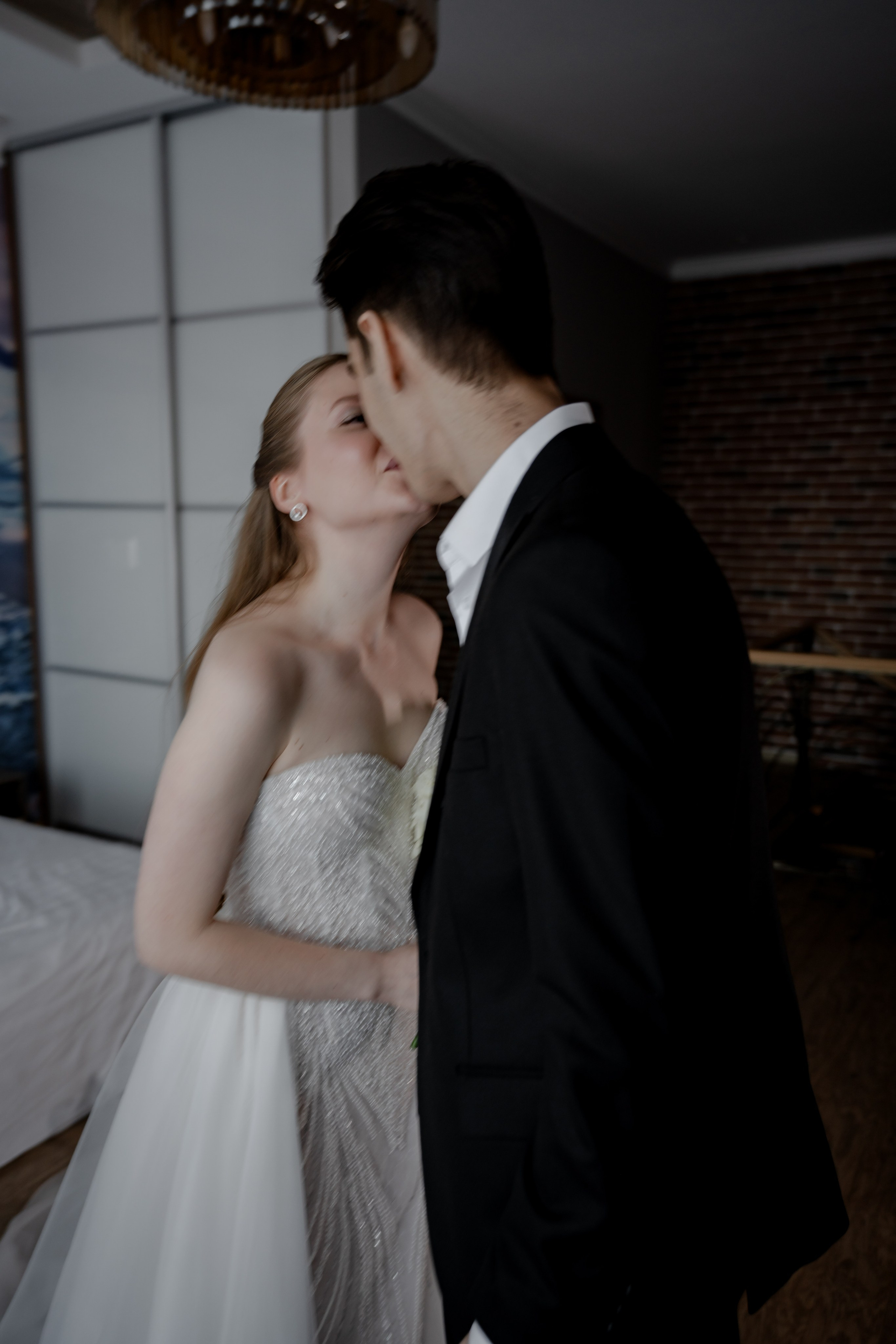 СВАДЕБНАЯ СЬЕМКА СБОРОВ В ОТЕЛЕ И ВЫЕЗД НА ЦЕРЕМОНИЮ (СНЯТО В СИБИРЕ В НИЖНЕВАРТОВСКЕ). Профессиональный фотограф, Санкт-Петербург — Виктория Богомолова