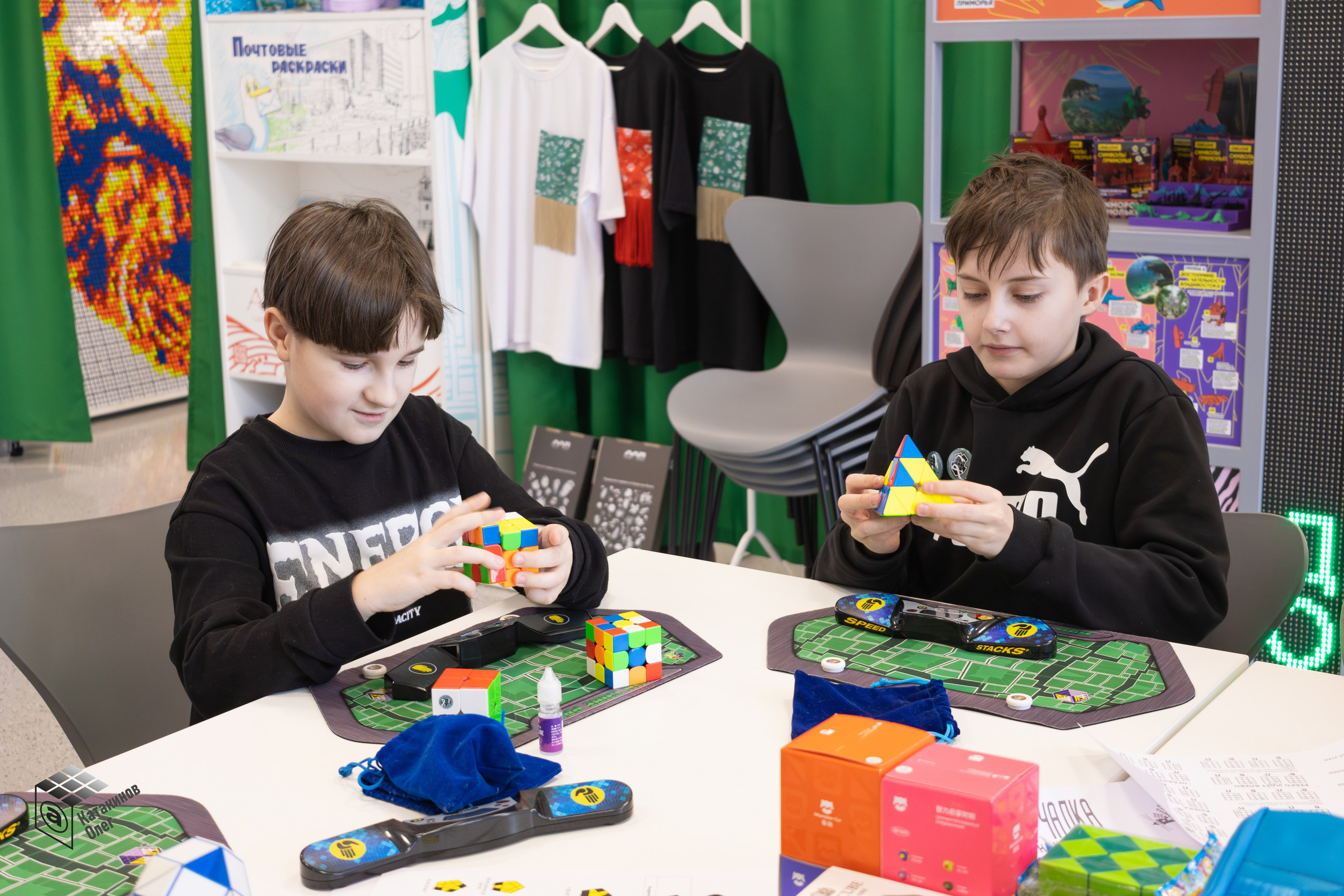 Мастер-классы по скоростной сборке кубика Рубика. Олег Катакинов| Репортажный фотограф в городе у моря (Владивосток)