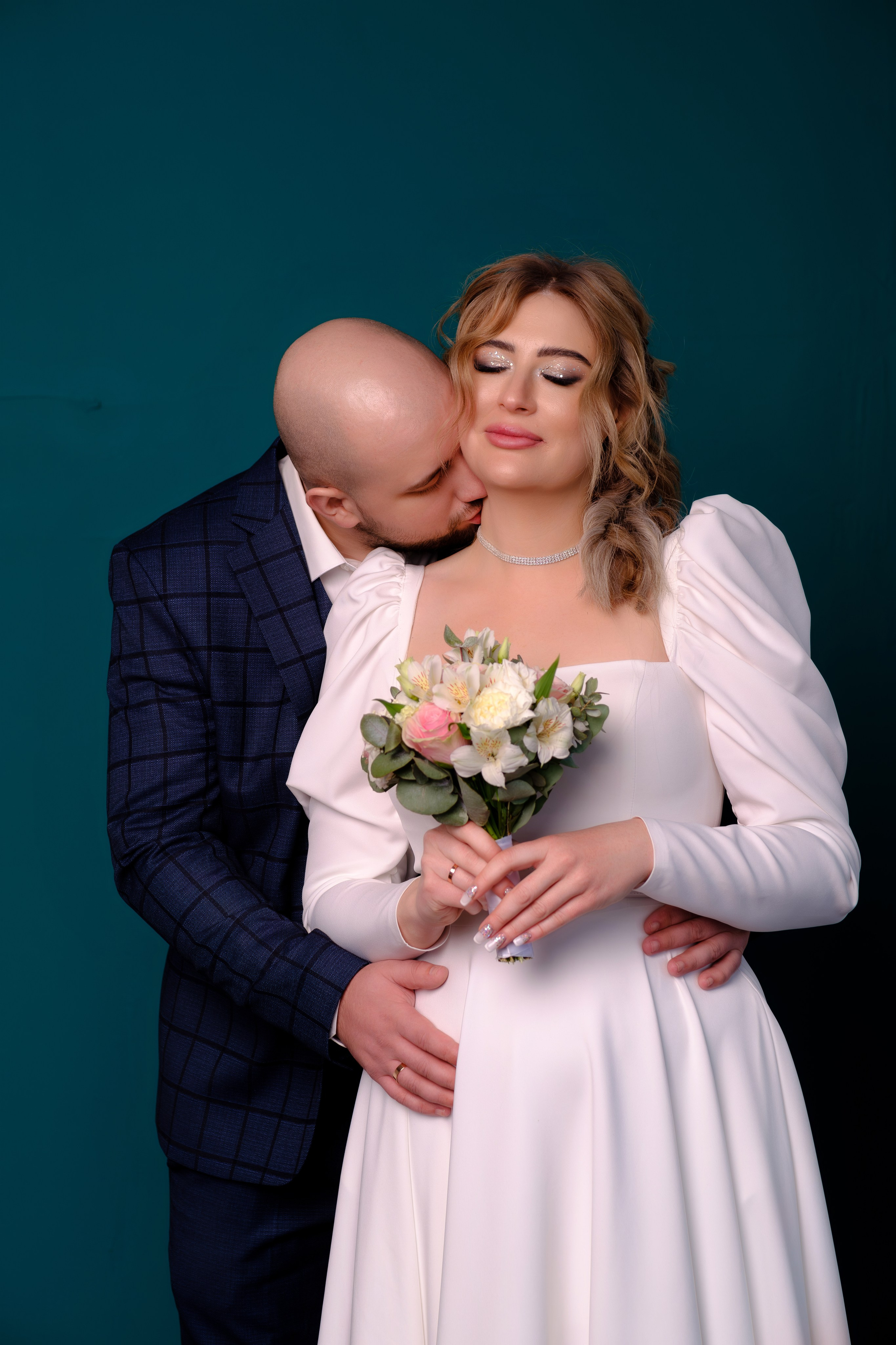 Свадебный фотограф Смоленск, Лучший свадебный фотограф Смоленск, Фотосессия на&nbsp;свадьбе Смоленск, Профессиональная свадебная фотосъемка, Свадебная студия, Бесплатная консультация по&nbsp;свадебной фотосъемке, Индивидуальный подход к&nbsp;каждой паре, Авторская обработка фотографий Свадебные альбомы и&nbsp;фотокниги