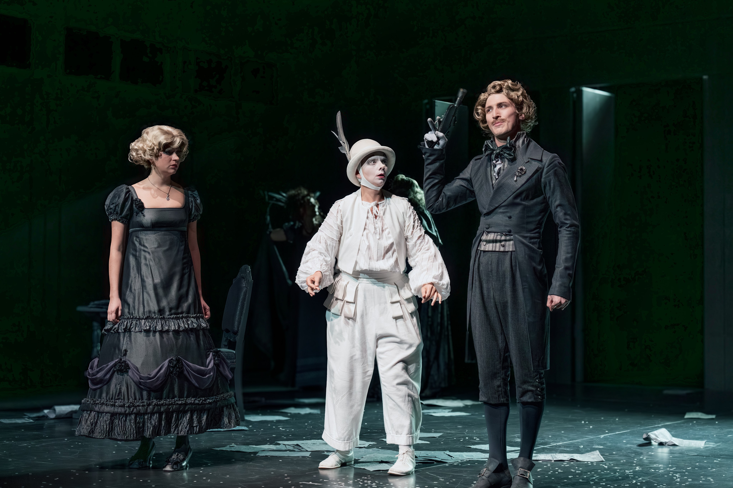 Театр Вахтангова: Пуф, или ложь и истина. Сайт фотографа Сергея Абрамова