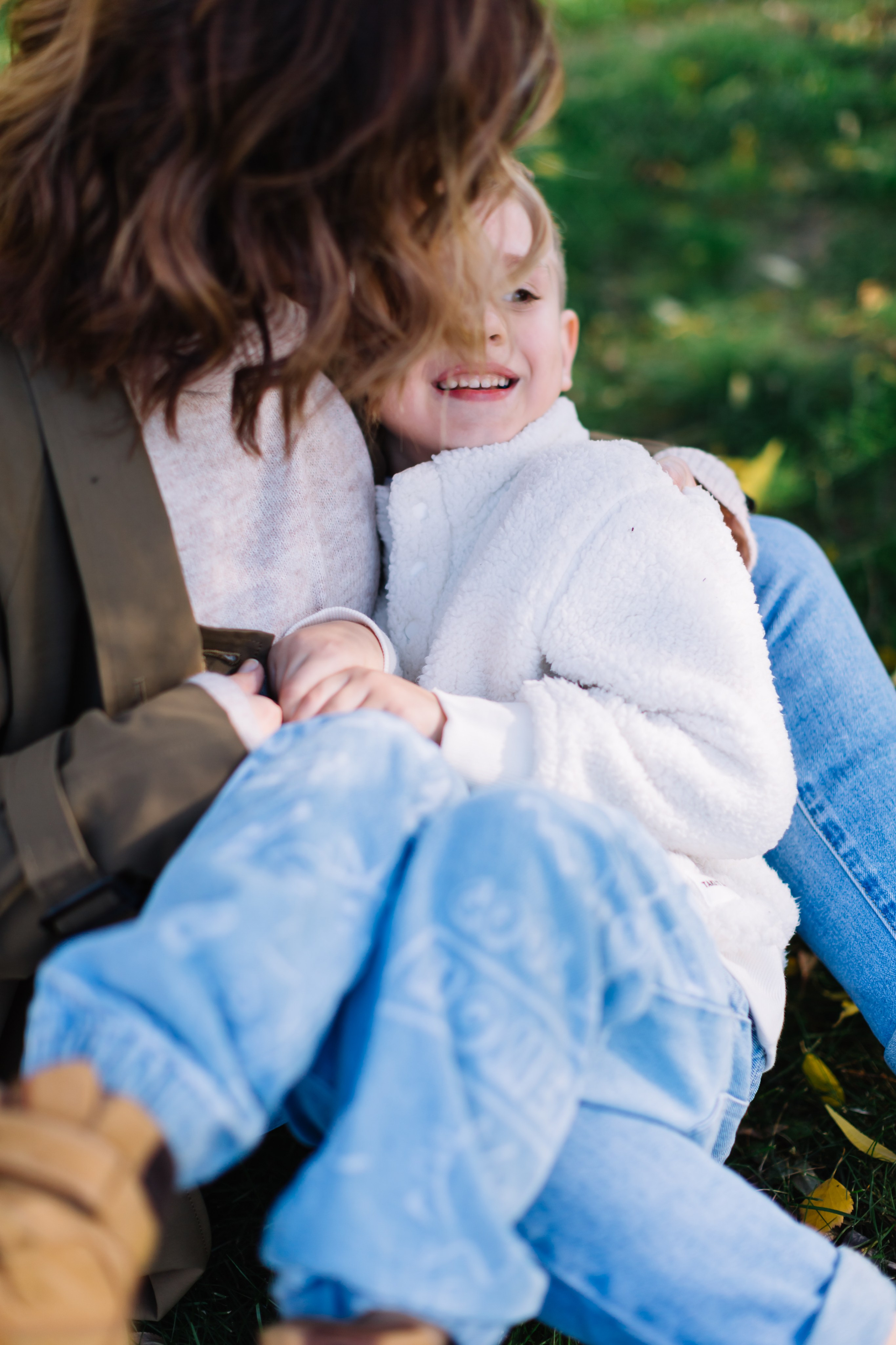 алёна малахова фотограф новосибирск семейный детский домашняя фотосессия в новосибирске день рождения репортажная съёмка фотосессия с лошадьми на конюшне деревня алтай  на природе фотосессия в детском саду мама и сын предложение руки и сердца идея  помолвка фотосессия берег закат детский день рождения годик торт аниматор лофт игровая продолжение следует prodoljenie_sleduet_  корпоратив тимбилдинг первоклашка линейка  контент  бизнес портрет оперный новат франция берет весна девушка мама и дочь мать и дитя