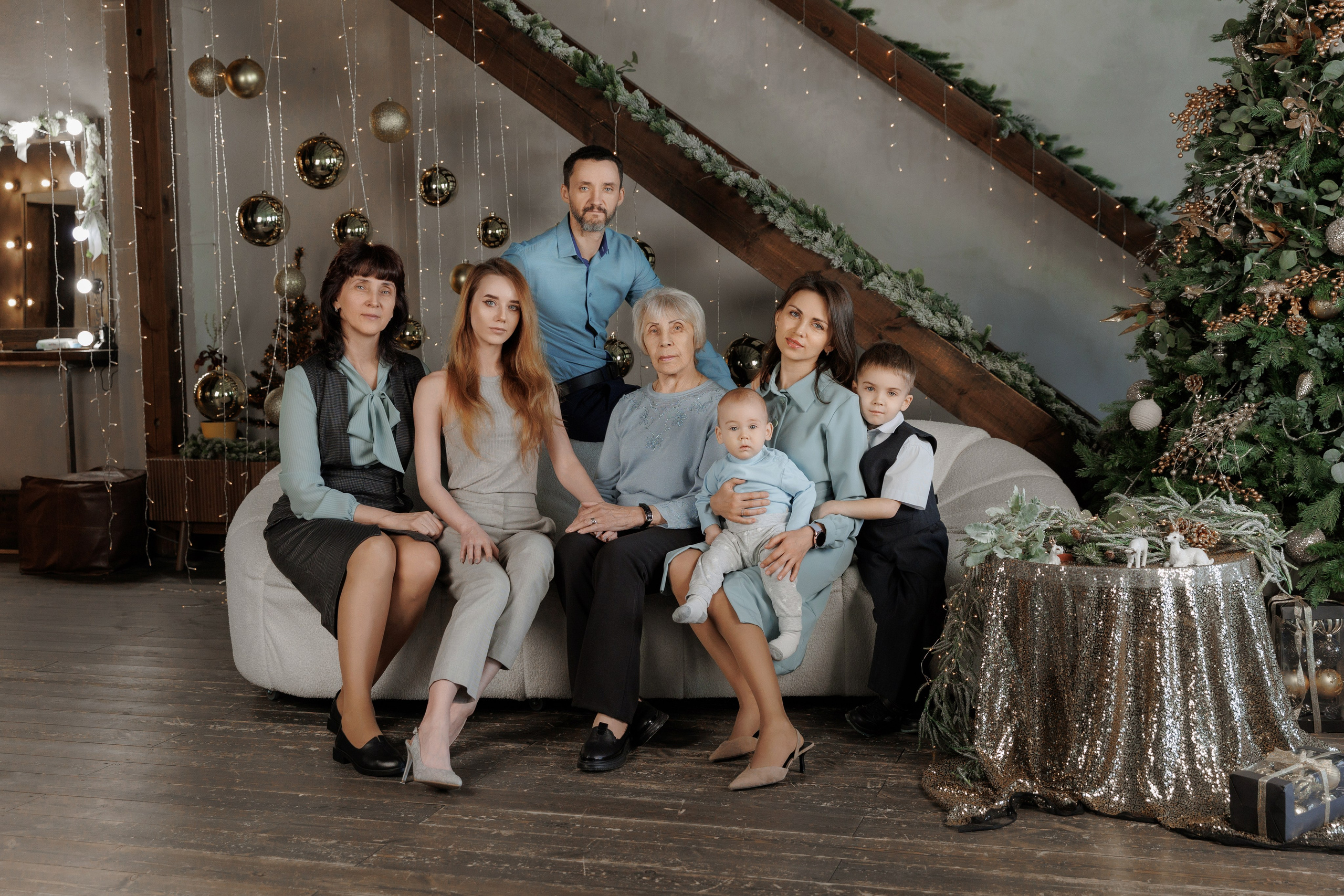 Катя с семьей. Фотограф женского портрета, беременности и материнства Харькова Елена