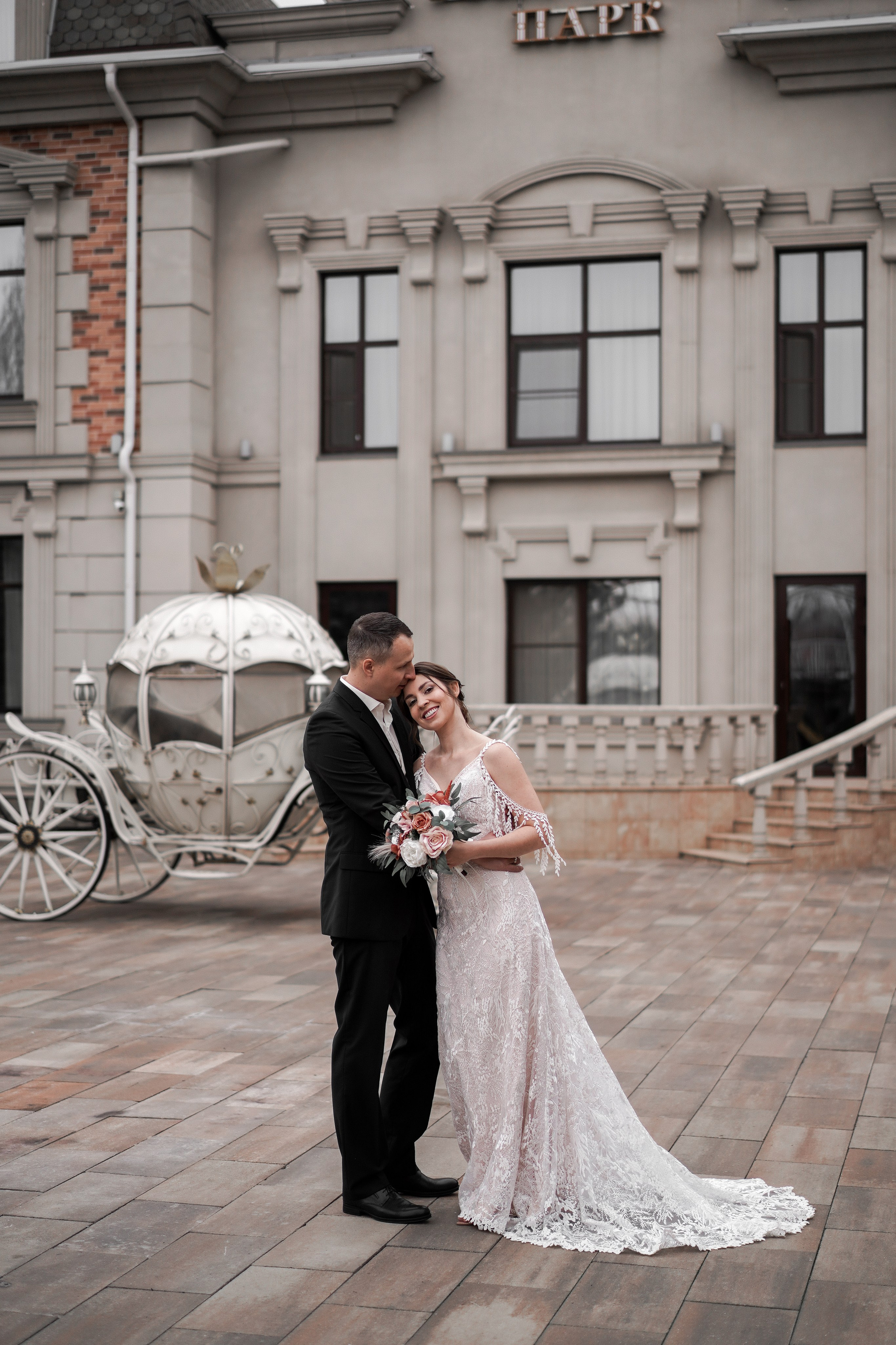 Свадебная фотосессия в Графском парке. Ростов-на-Дону. Свадебный фотограф в Ростове-на-Дону. Таинство Крещения и Венчания, семейные фотосессии. Алёна Чёботова