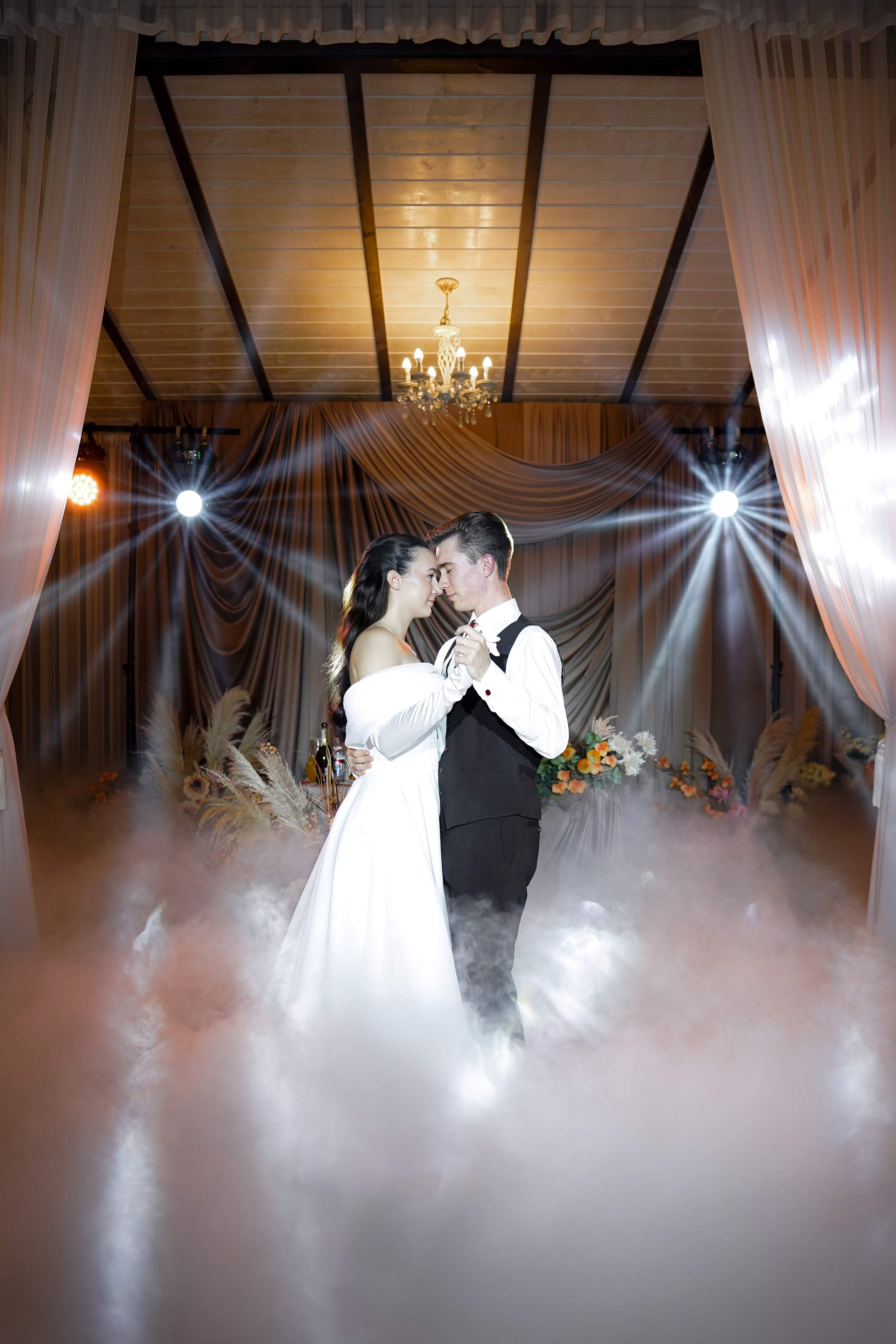 Свадебный банкет в беседке. Свадебный фотограф в Ростове-на-Дону. Таинство Крещения и Венчания, семейные фотосессии. Алёна Чёботова