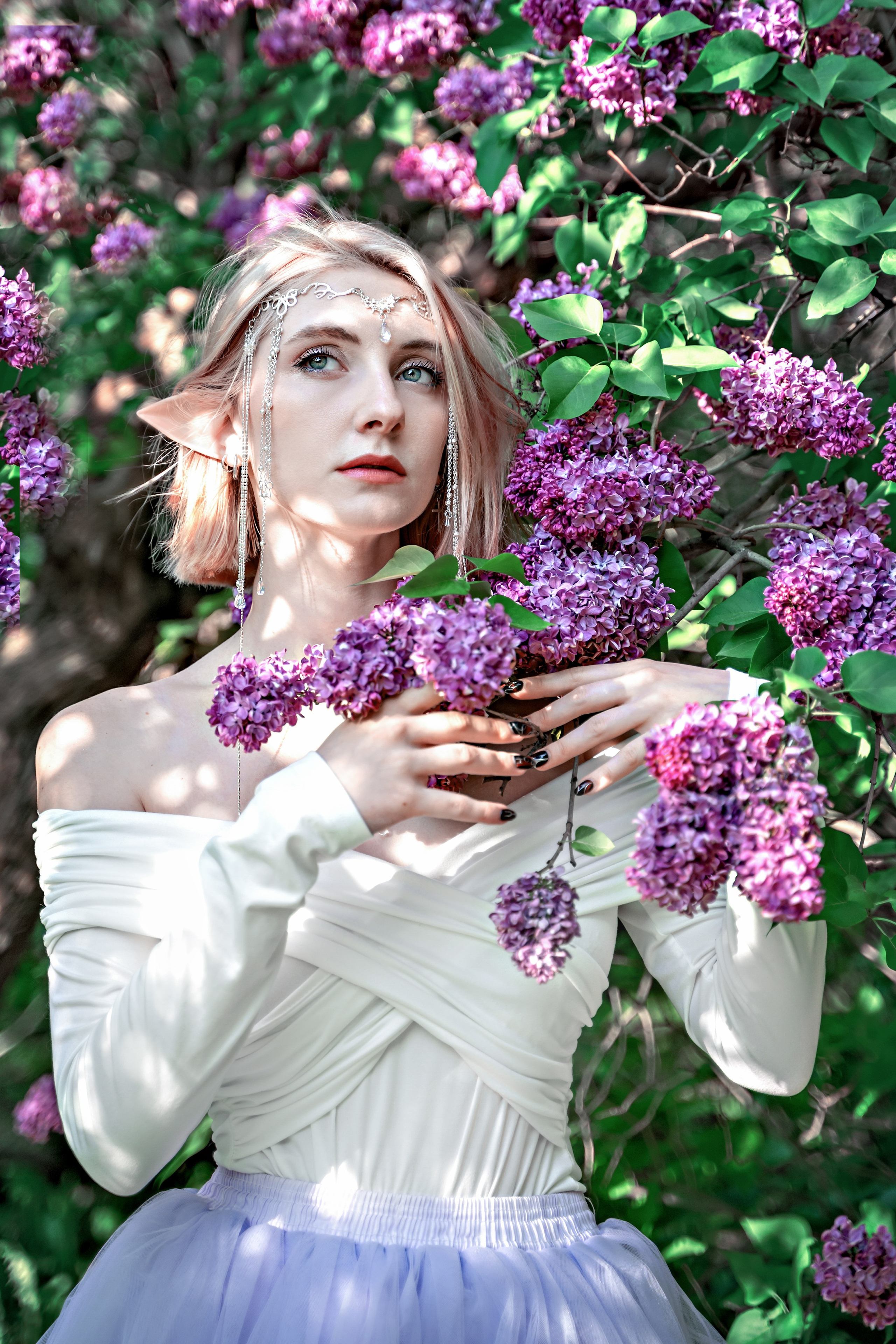 Женский портрет эльф в парке в Москве