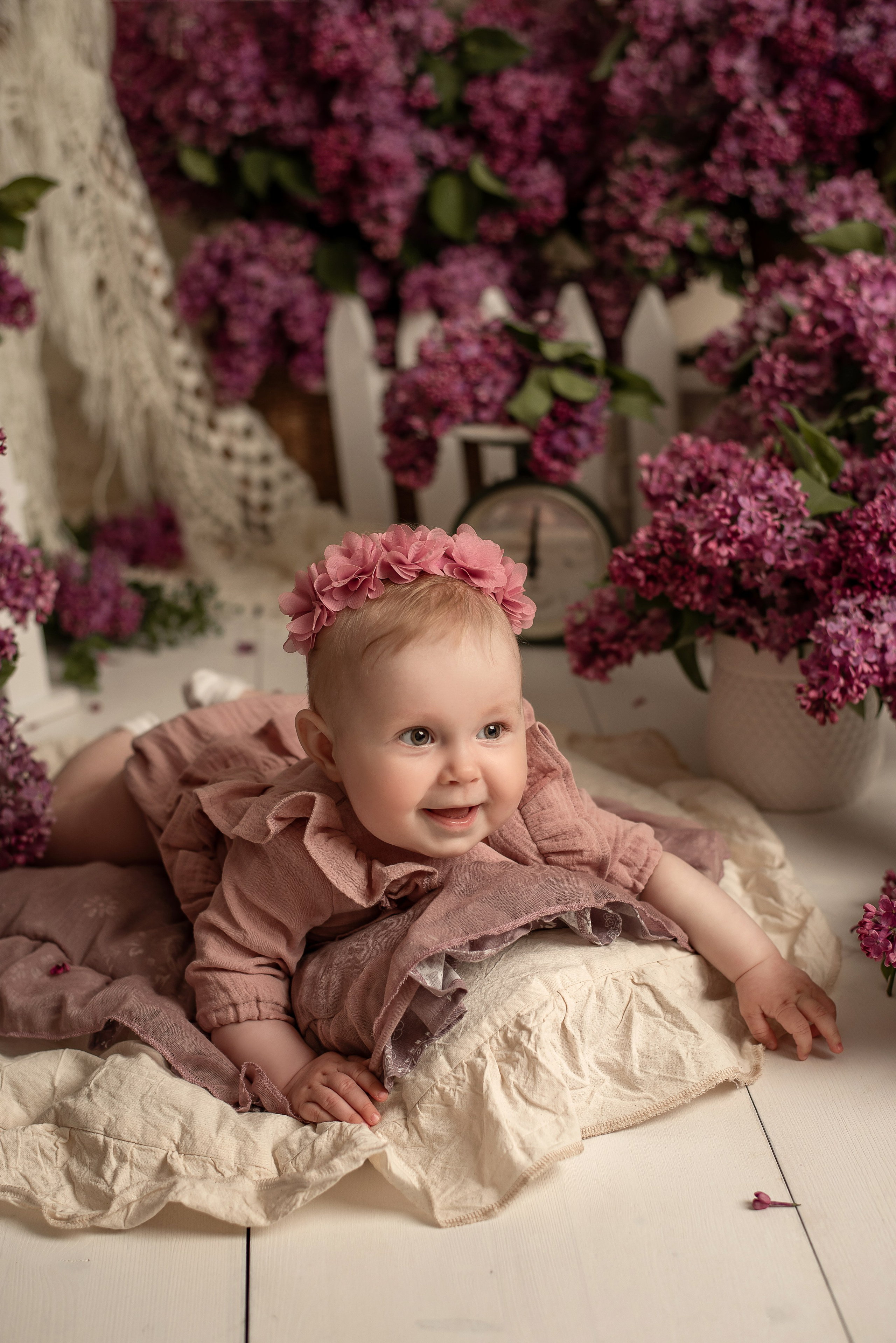 Саша 6 мес — сирень. Семейный и детский фотограф Наталья Горда