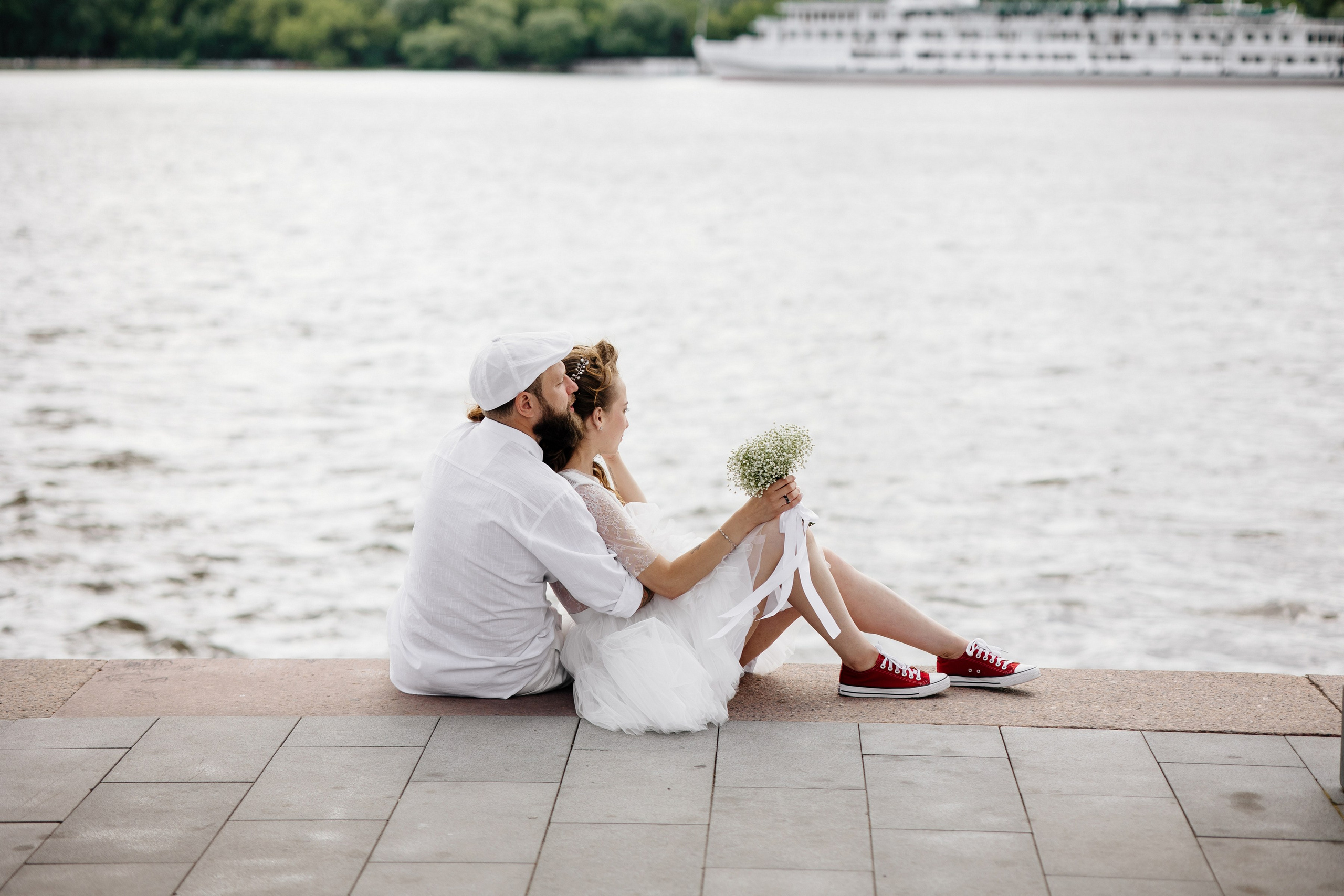 Свадьба на стадионе Спартак Лукойл Арена, свадьба на Северном речном вокзале, свадьба в метро, новые адреса счастья. Свадебный и семейный фотограф Екатерина Иванова