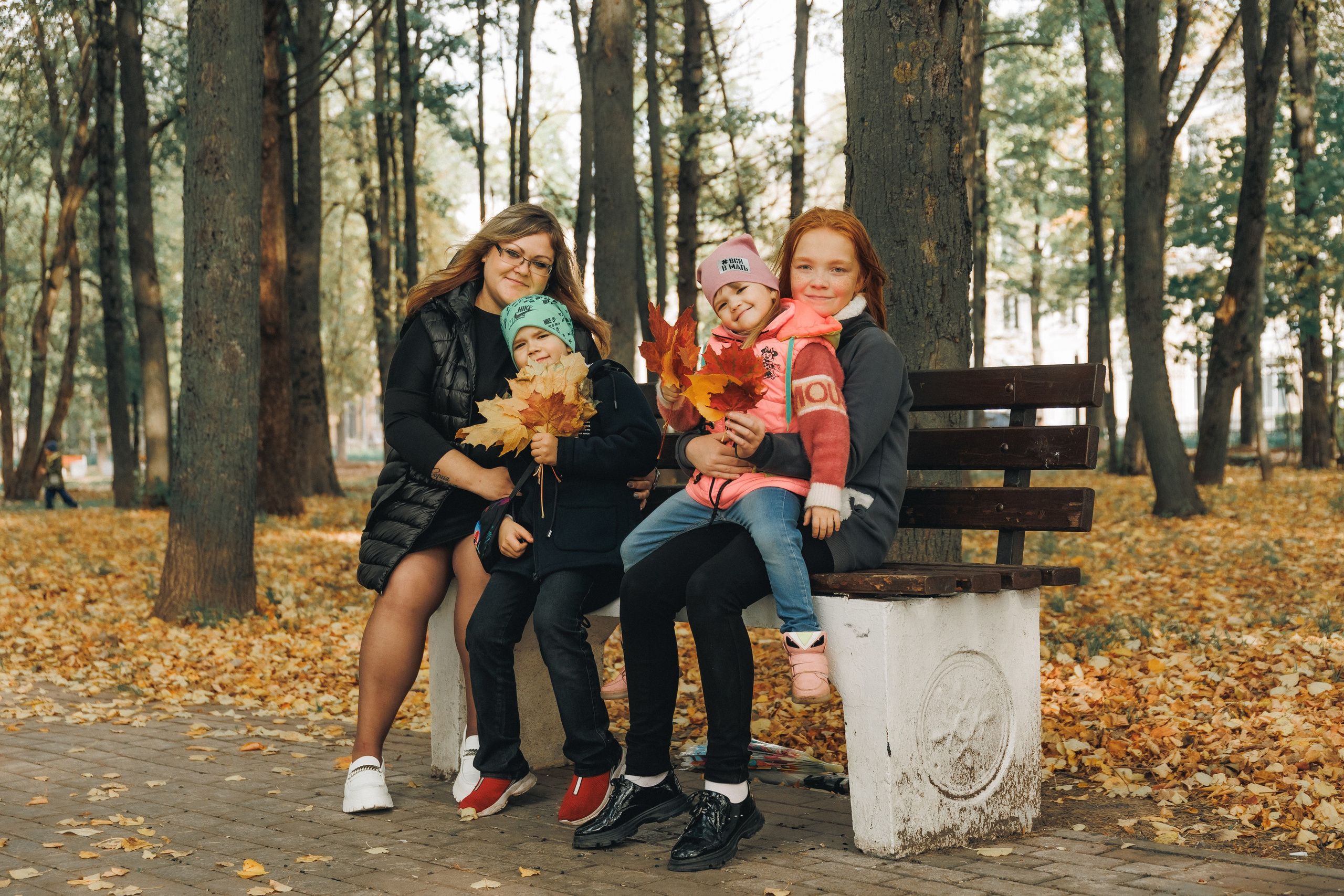 Наталья и её дети. Свадебный и семейный фотограф в г. Волхов Алексей Кочерыжкин