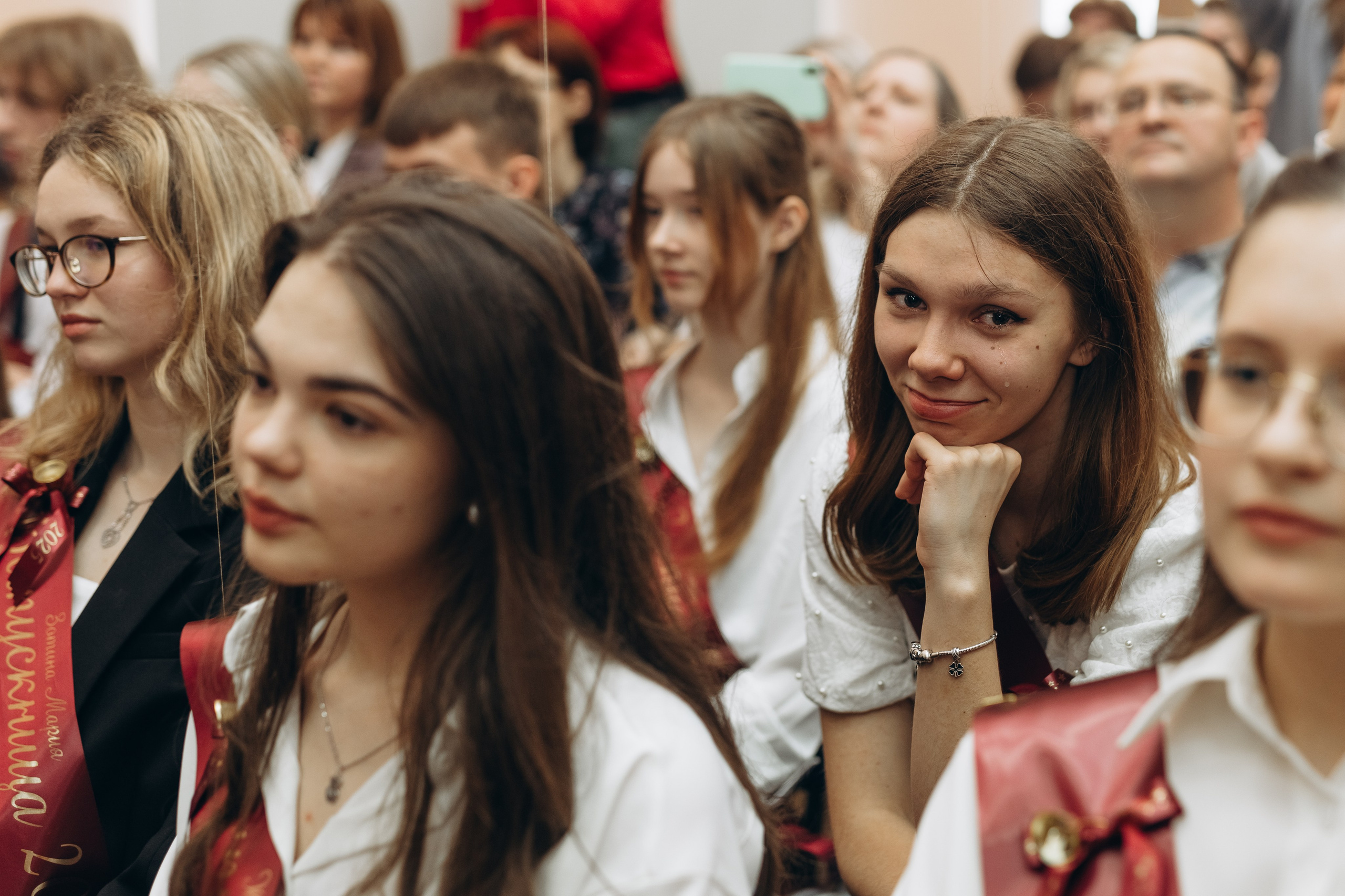 Последний звонок концерт+ фотозона. Фотограф Людмила Оюн