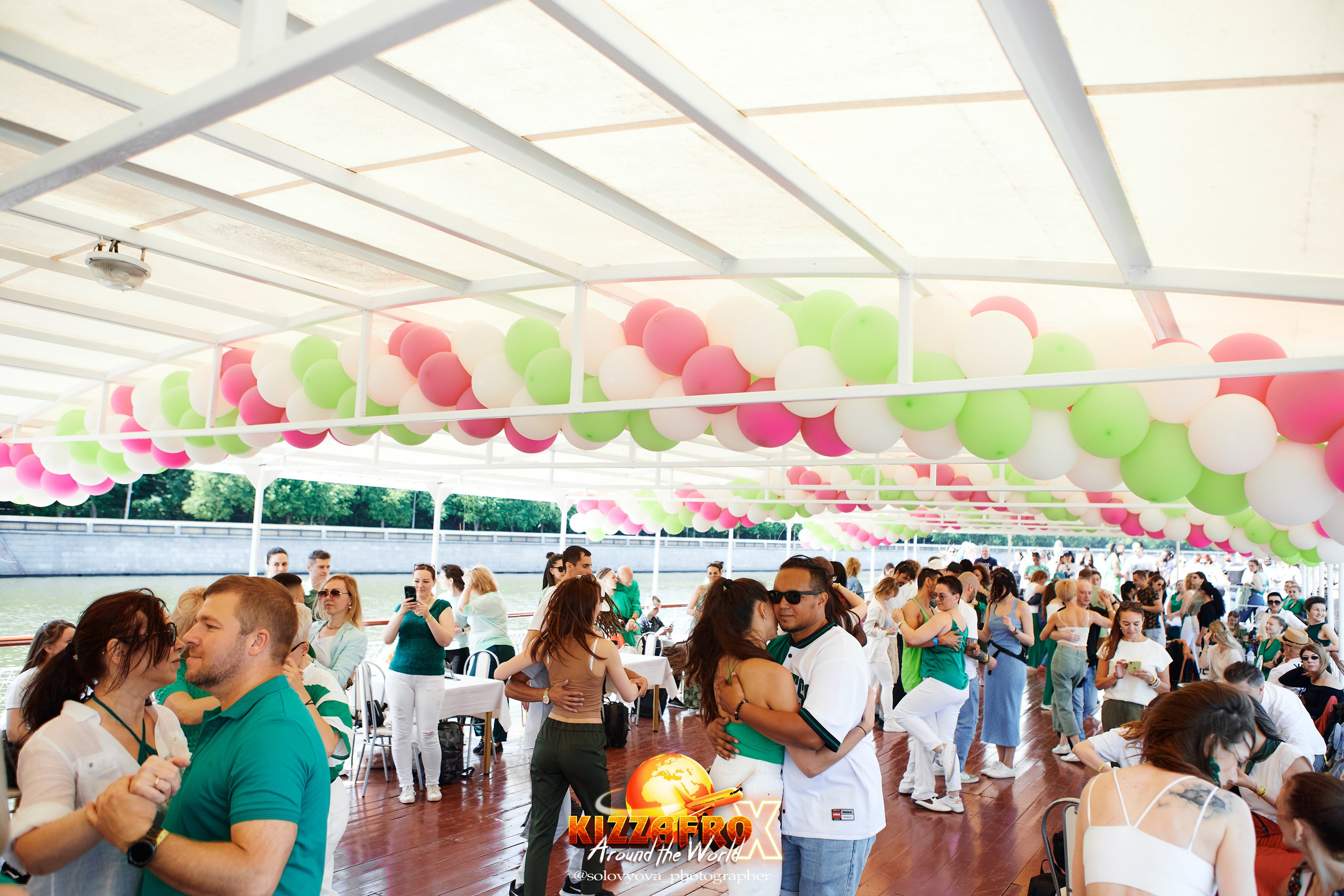 Boat party. Свадебный фотограф