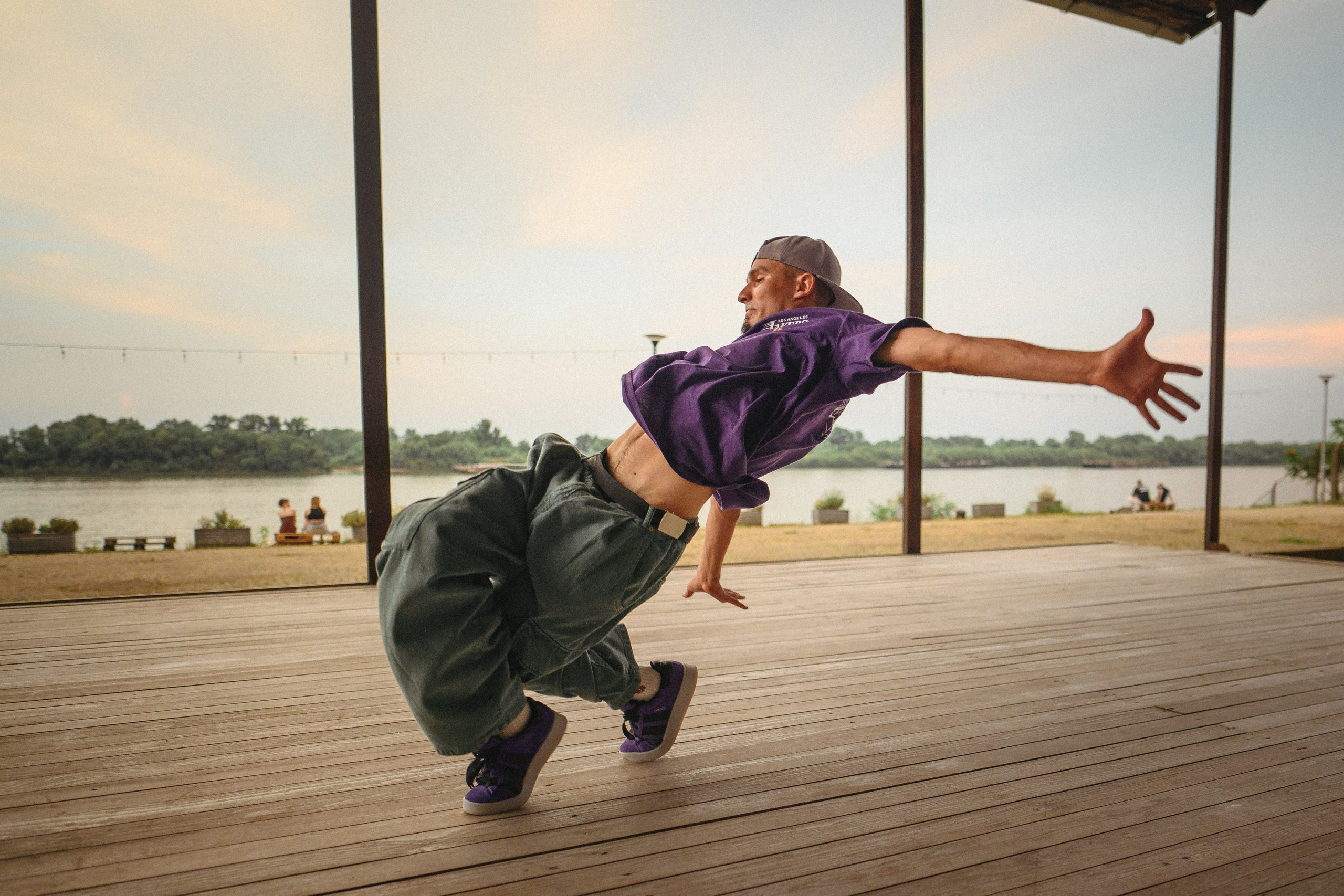 Мужская фотосессия в городе, фото съемка танца. Фотограф в Белграде Чугреева Елена