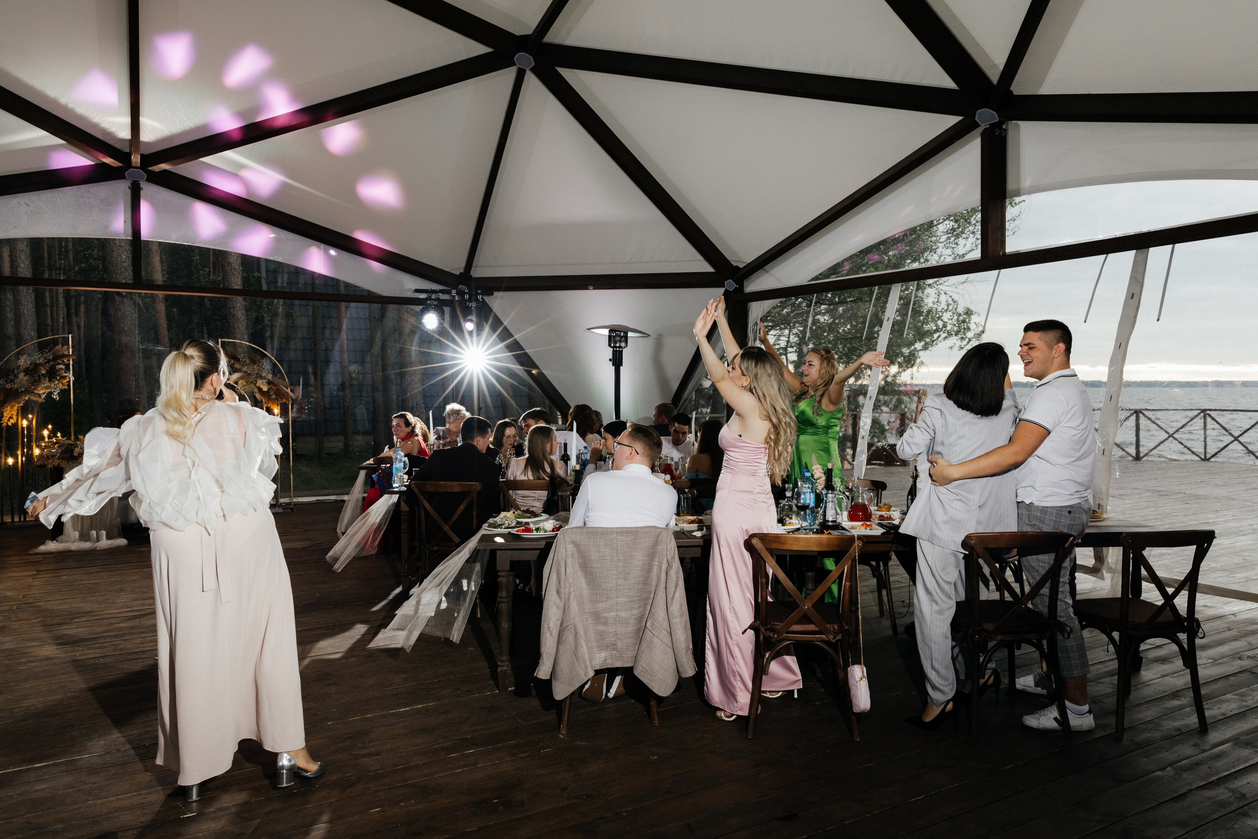 ВАДИМ И КСЕНИЯ | ГЛЭМПИНГ МОРЕ. Свадебный и семейный фотограф в Нижнем Новгороде Светлана Челомбиева