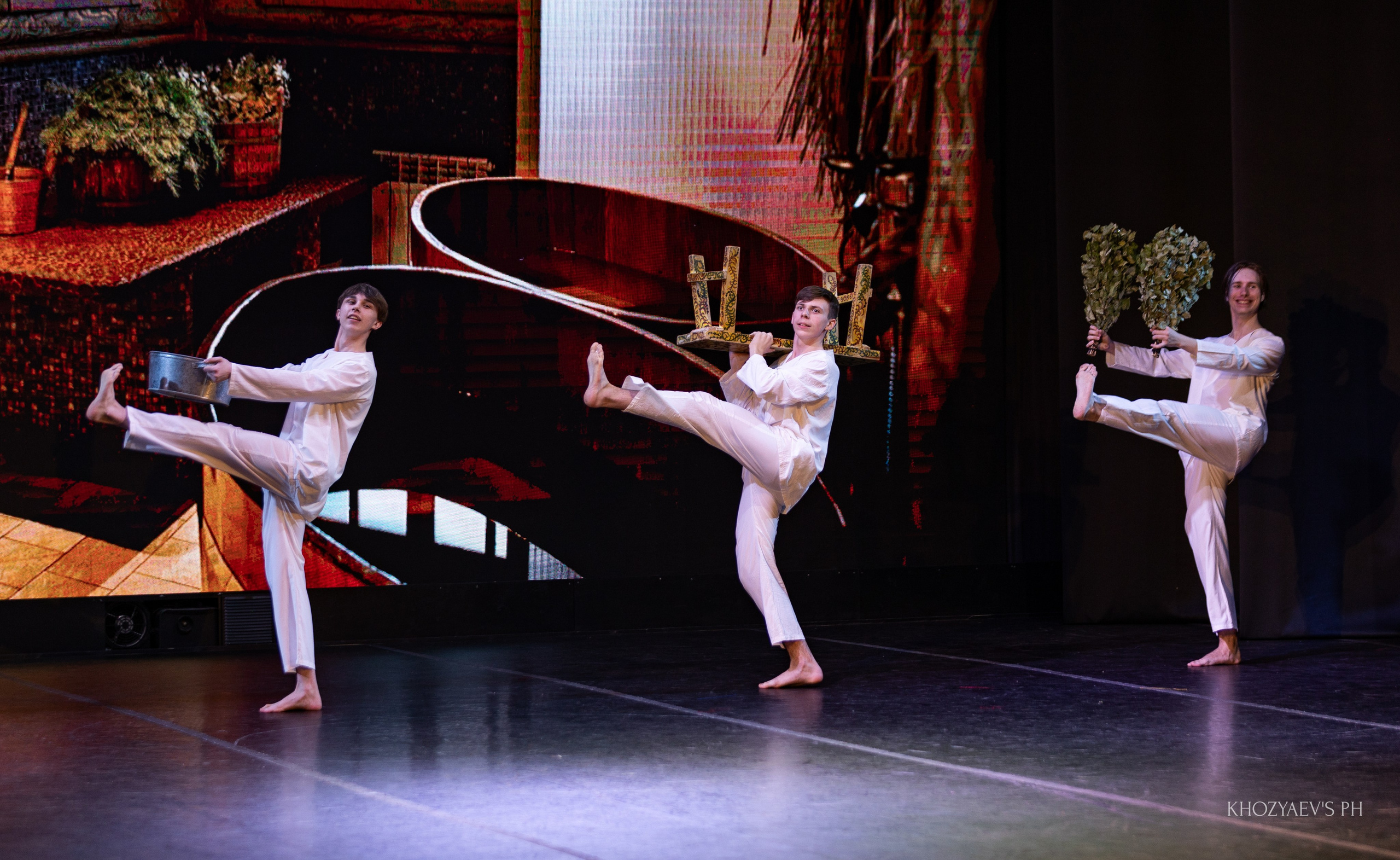 Отчетный концерт Ансамбля танца «Вольный Ветер». Фотограф в Нижнем Новгороде, Дзержинске Олеся Хозяева