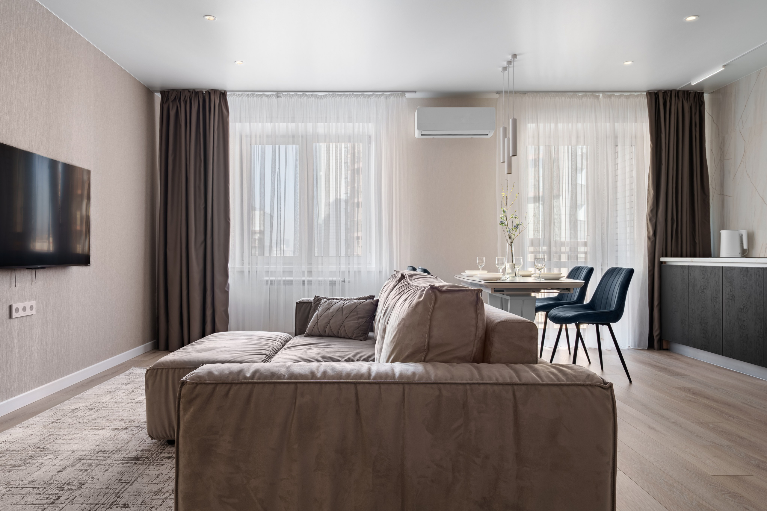 Съемка для посуточной аренды. Интерьерный фотограф и ретушер в Красноярске Денис Антропов