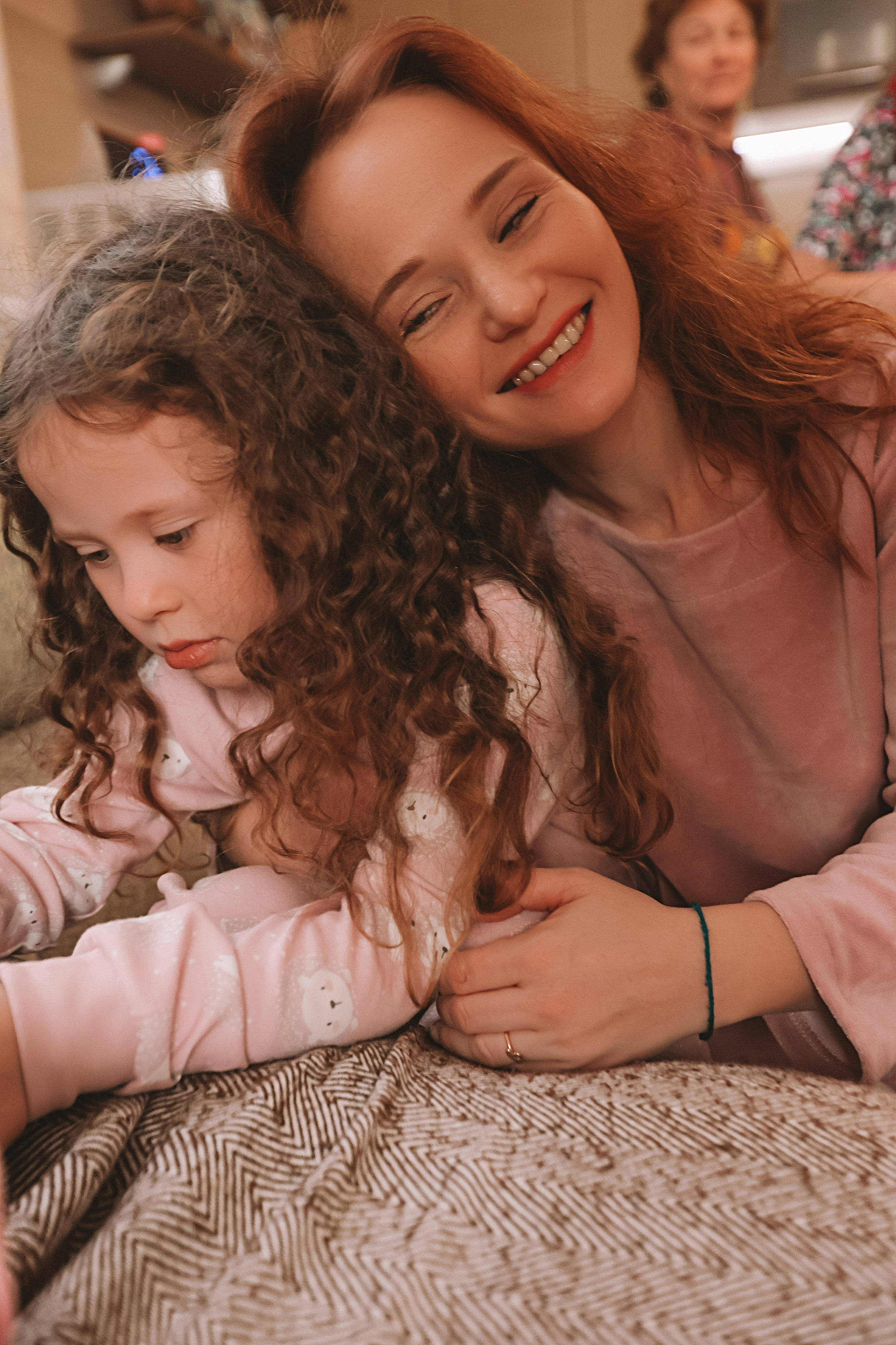 Большая семья репортаж. Семейный фотограф Тюмень, фотограф на роды Салмина Мария