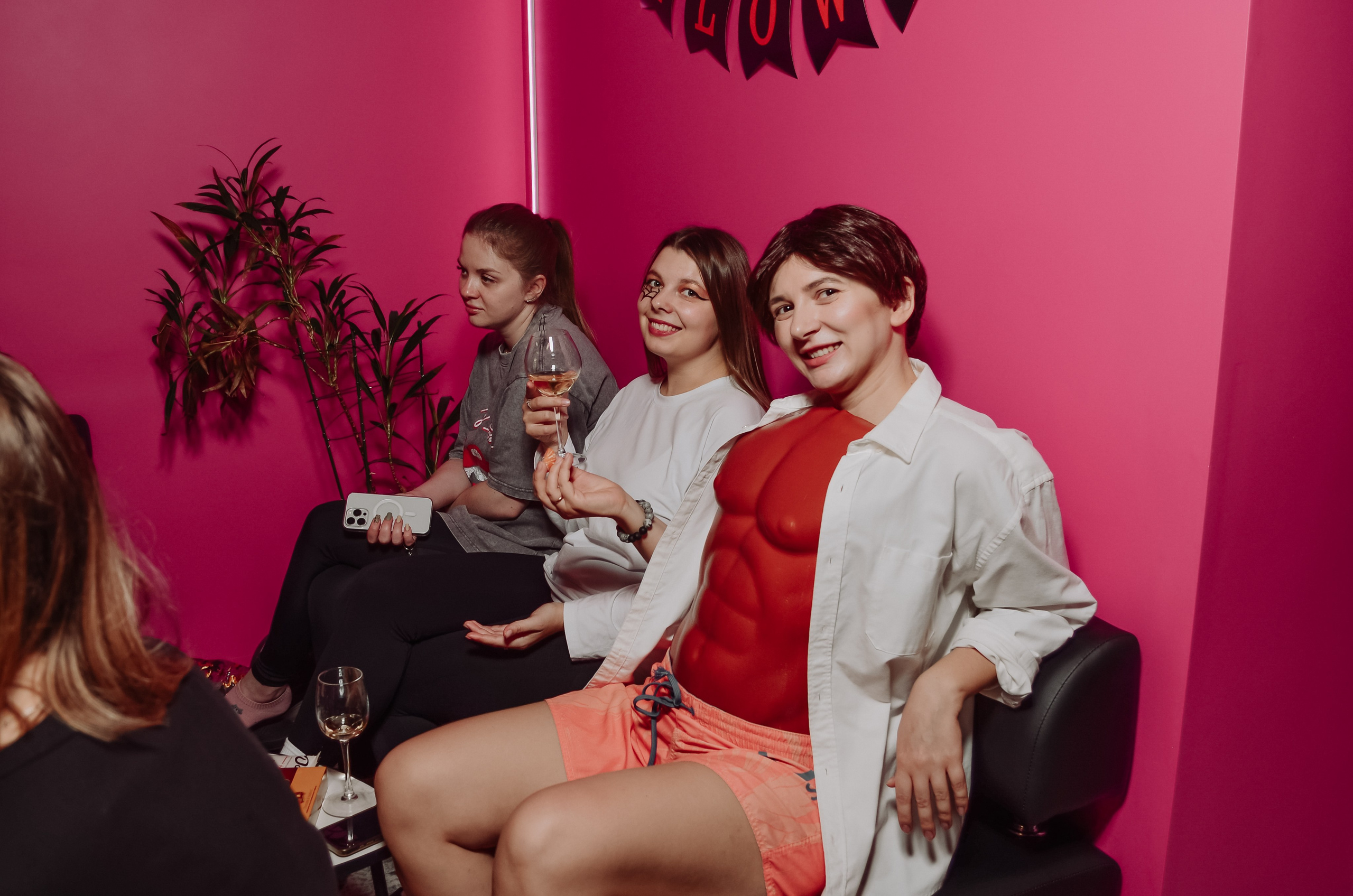 Фоторепортаж мероприятия в фитнес-клубе. Денисова Аля — фотограф для парных съемок и индивидуальных историй в Барнауле