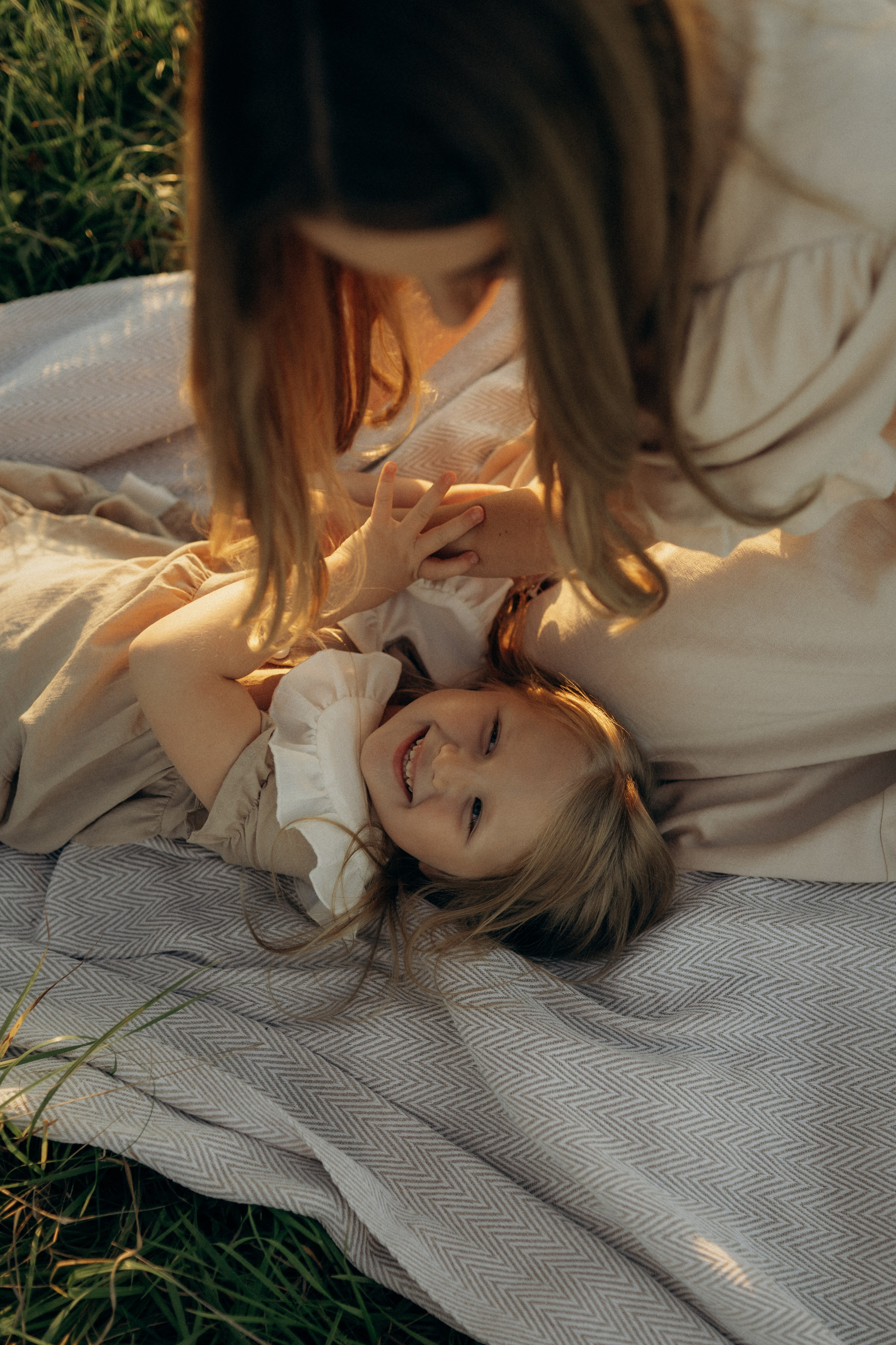 Летний вечер в поле. Семейный lifestyle фотограф в Москве Рената Рафикова