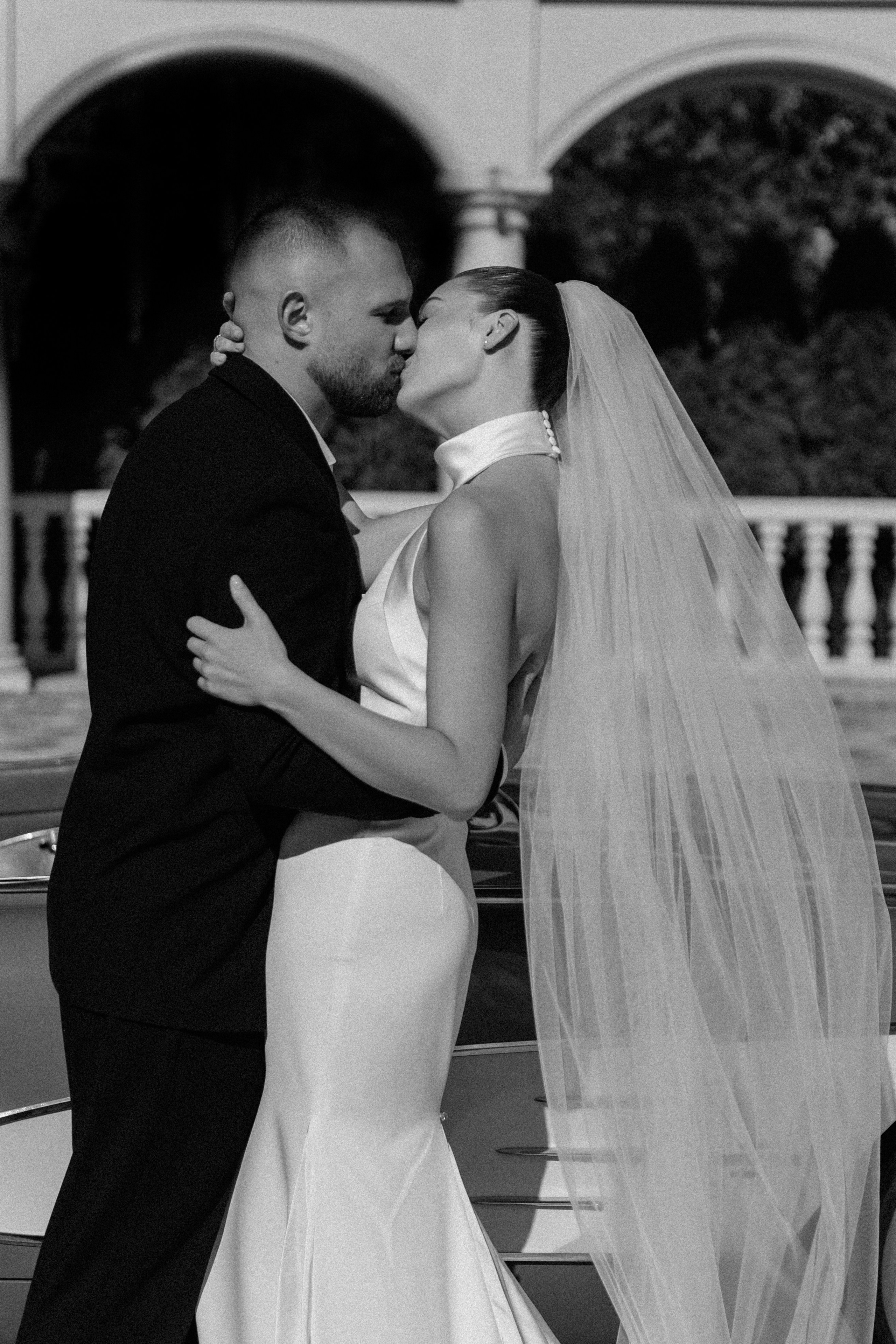 Wedding day in VERSAL PARK. Wedding PHOTOGRAPHER Andrew Vnukov