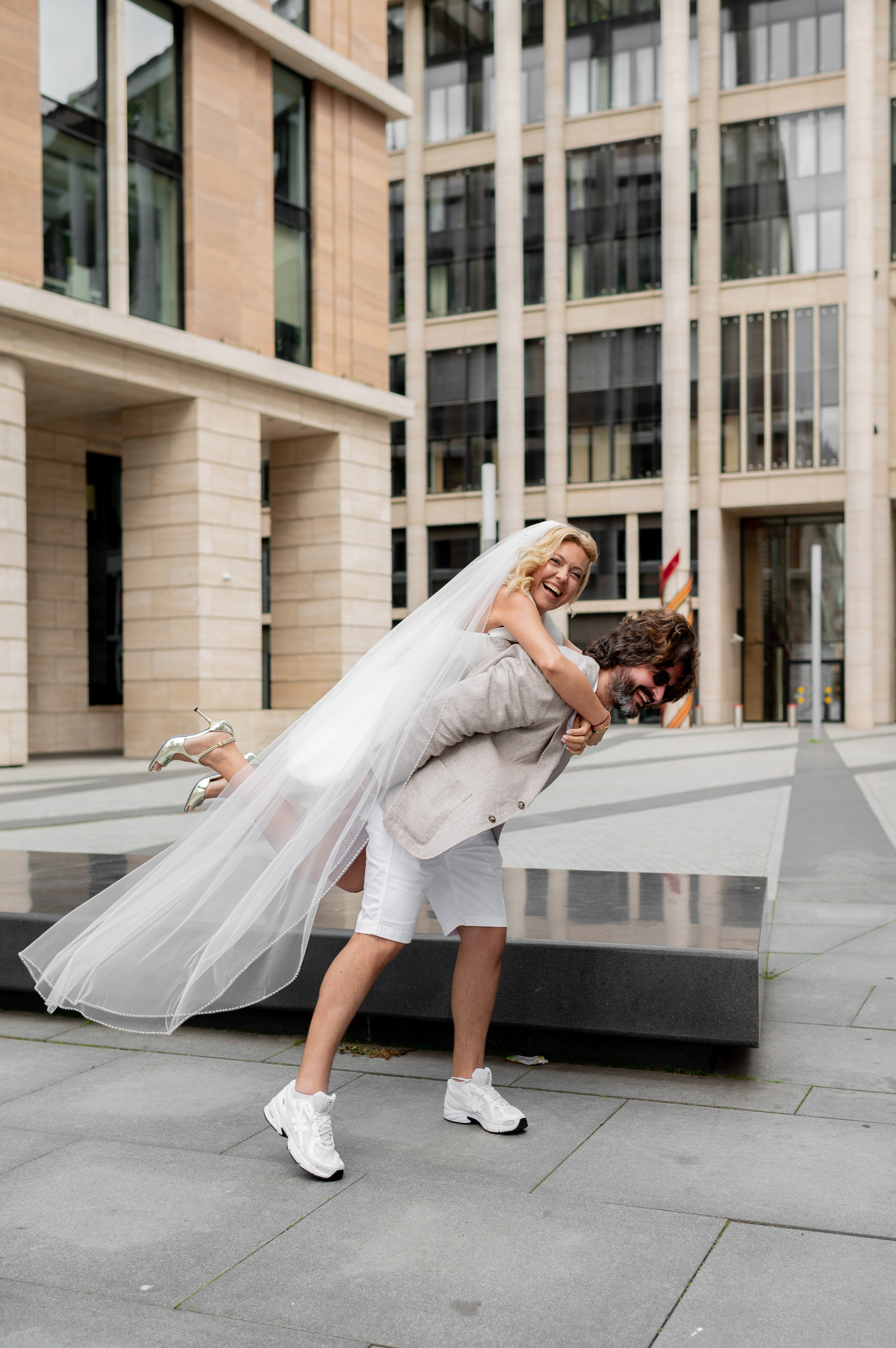 Юлия и Павел (сборы невесты, Невская ратуша, красный Buick, прогулка по рекам на катере). Портретный, семейный и свадебный фотограф в Санкт-Петербурге и в Пушкине Ширяев Денис