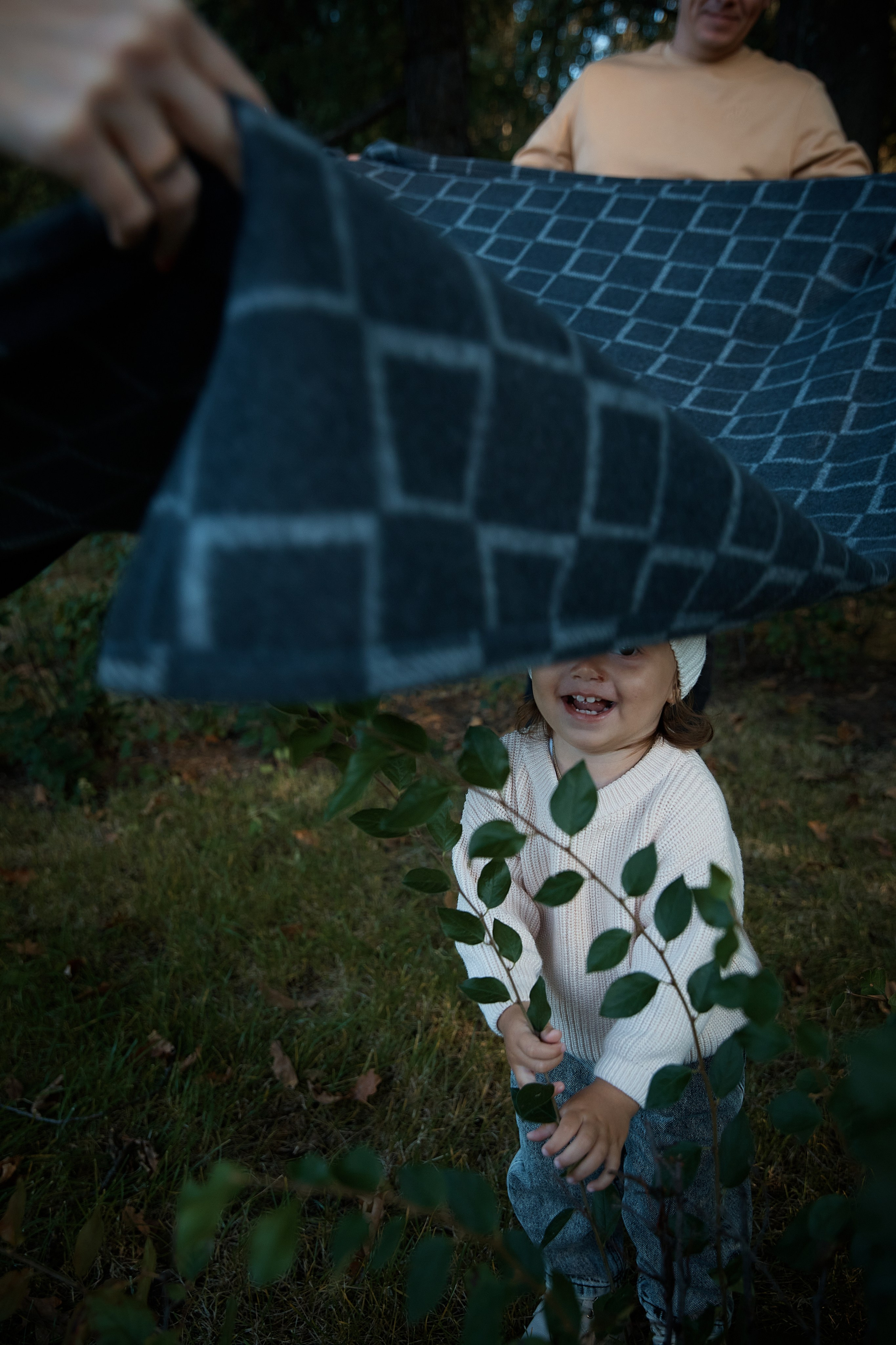 Прогулка в Алесандровском саду. Надя и Дима с дочей. Татьяна Бабаева — Фотограф