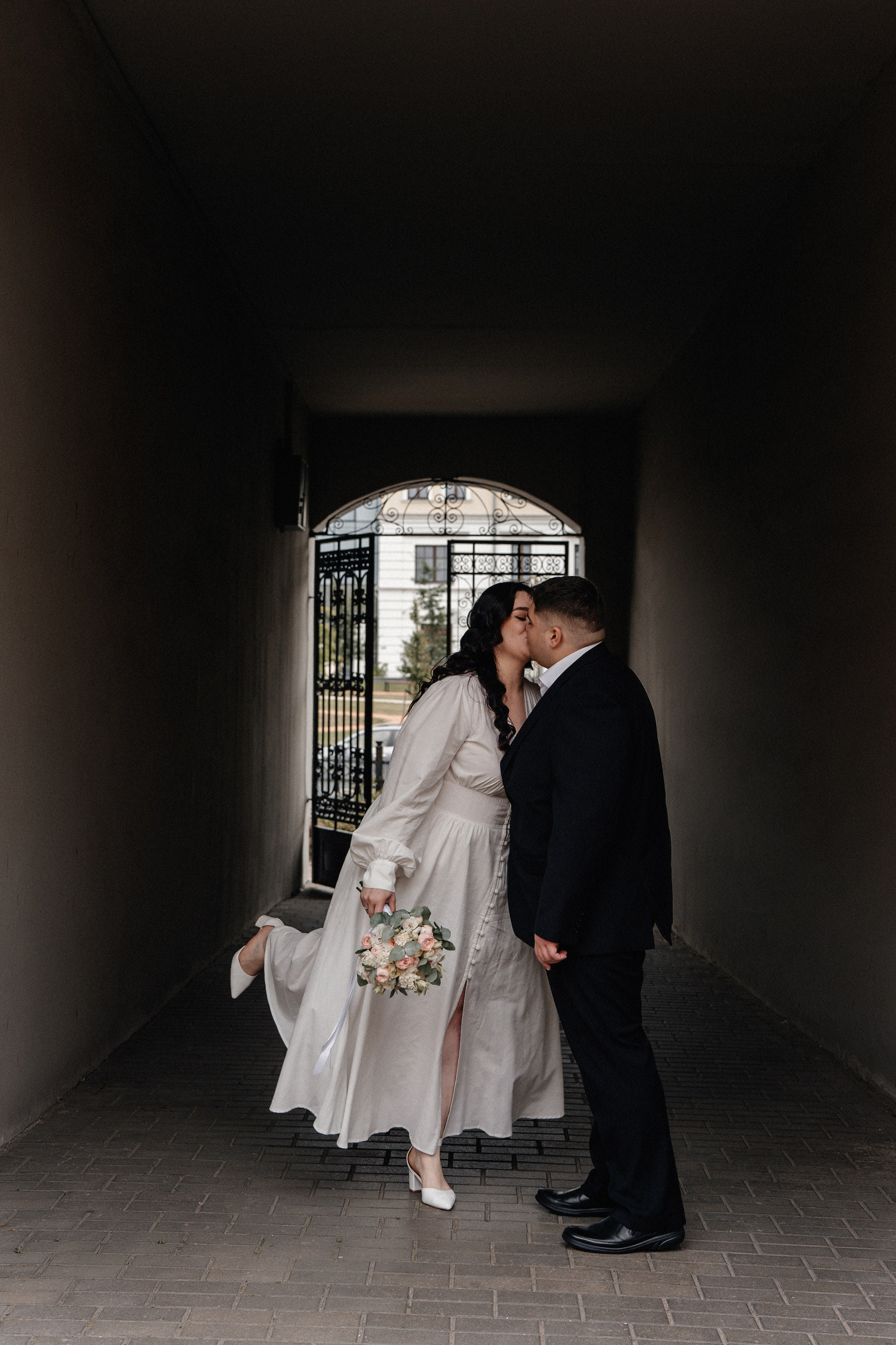 Юля и Дима прогулка в Троицком предместье. Ваш семейный фотограф в Минске — Вика Трегубова