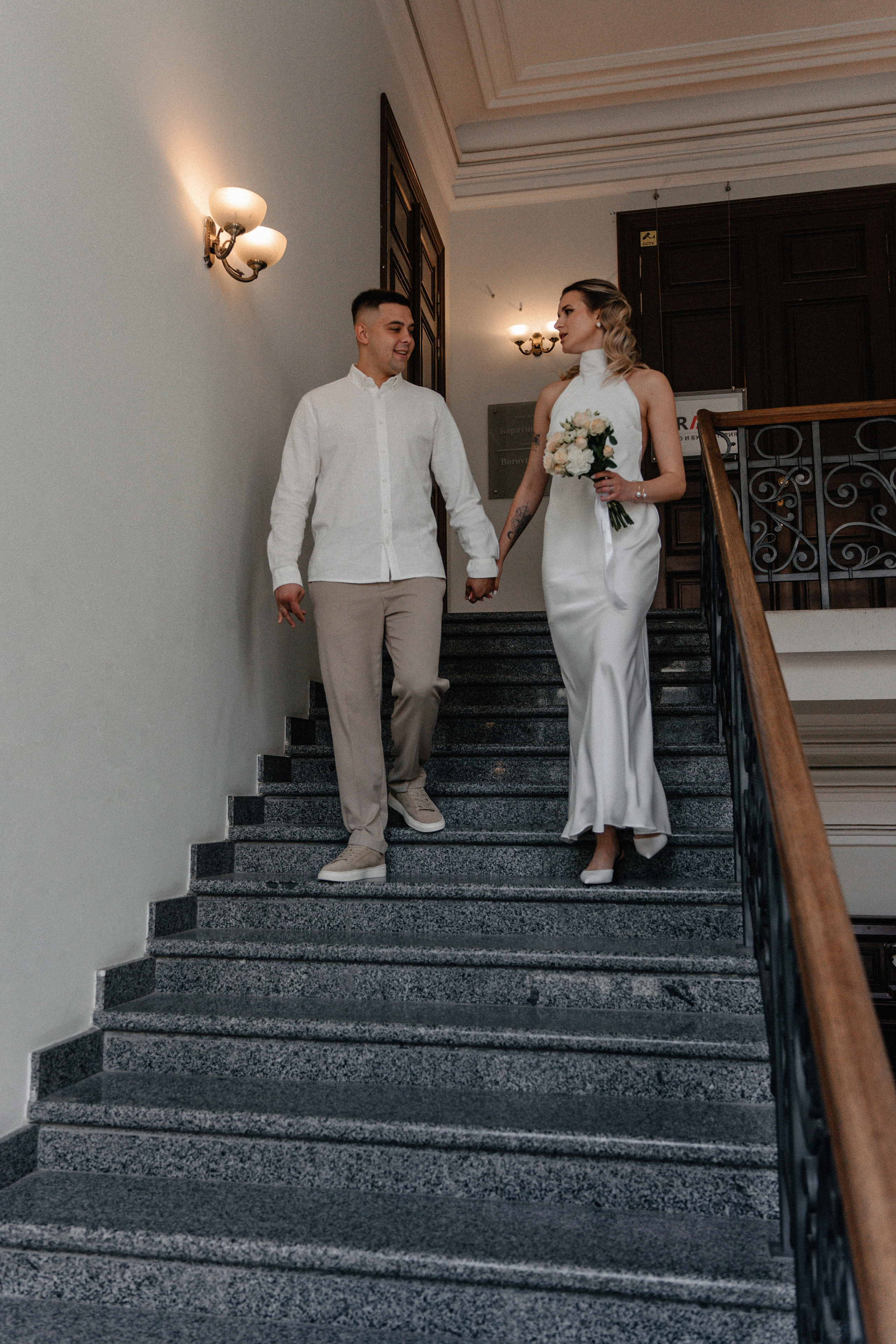 Любовь в одном знаменитом подъезде Минска. Ваш семейный фотограф в Минске — Вика Трегубова