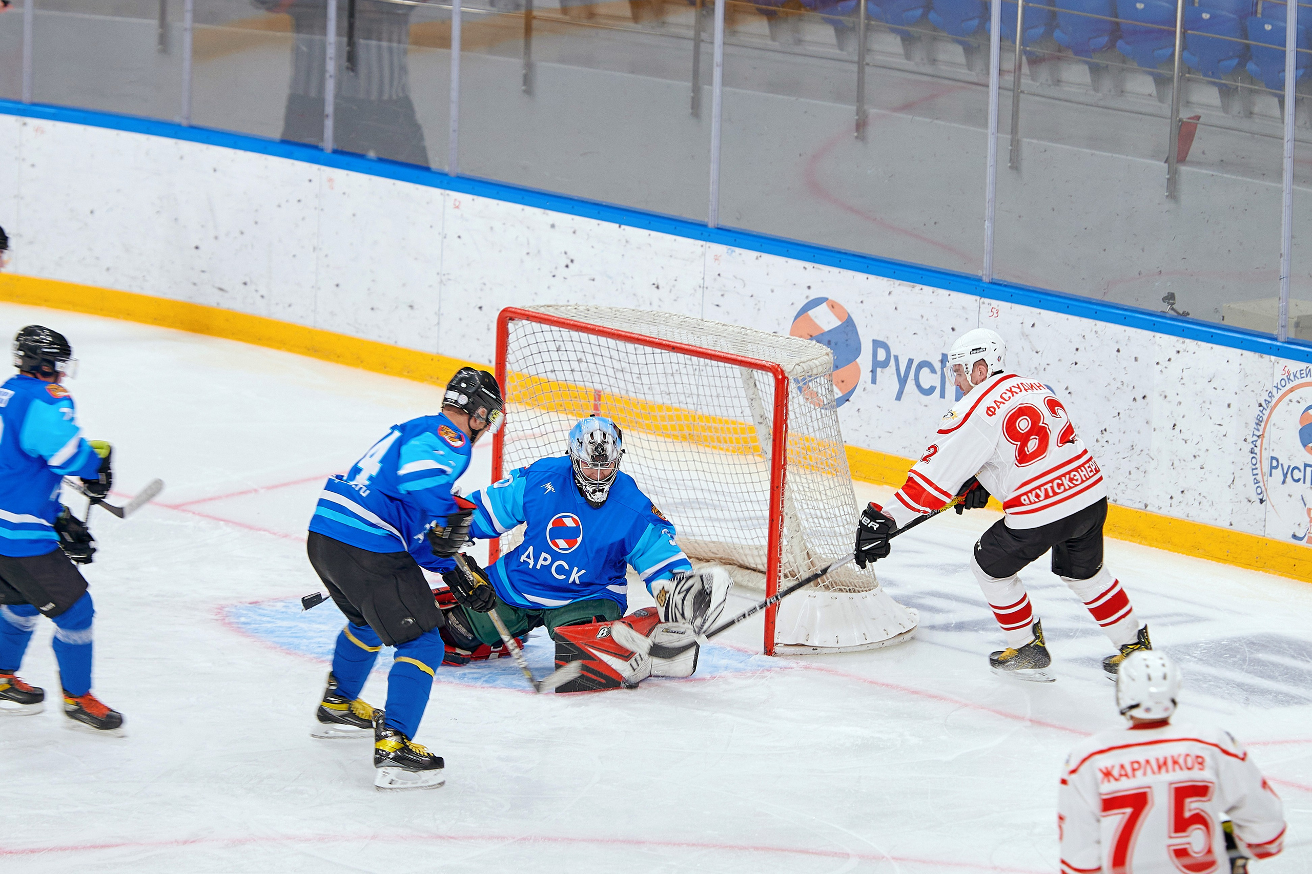 Портфолио репортажной фотосъёмки: Кристалл арена — Хоккей — РусГидро. Фотограф Яковлев Роман — Красноярск