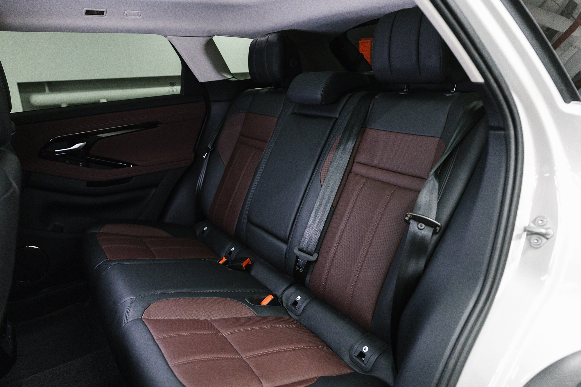 Land Rover Range Rover Evoque.2.0 Si4 4WD AT (249 л. с.). Автосалон «Х-Авто»