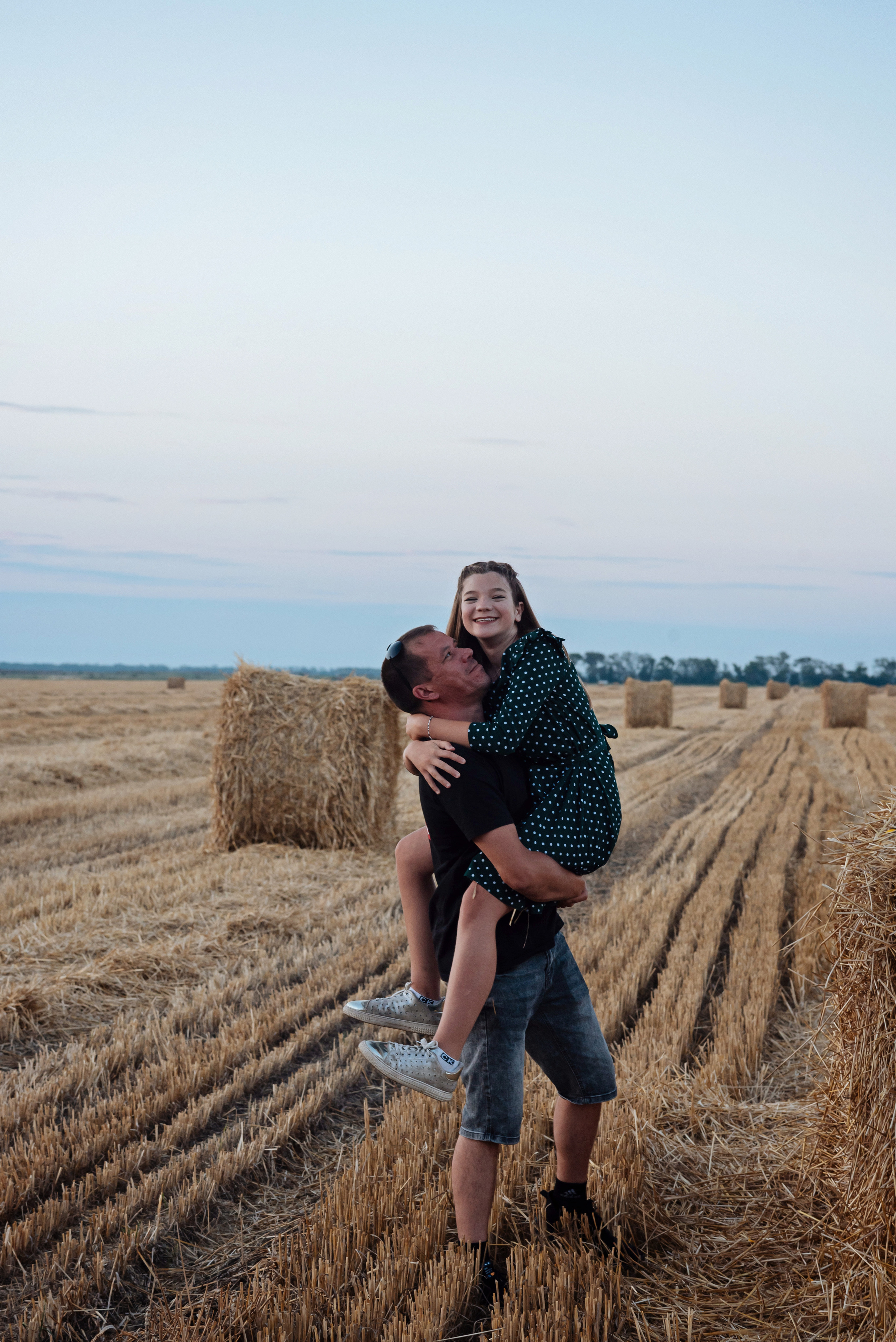 Яркие подсолнухи. Детский и семейный фотограф выпускной альбом Приморско-Ахтарск