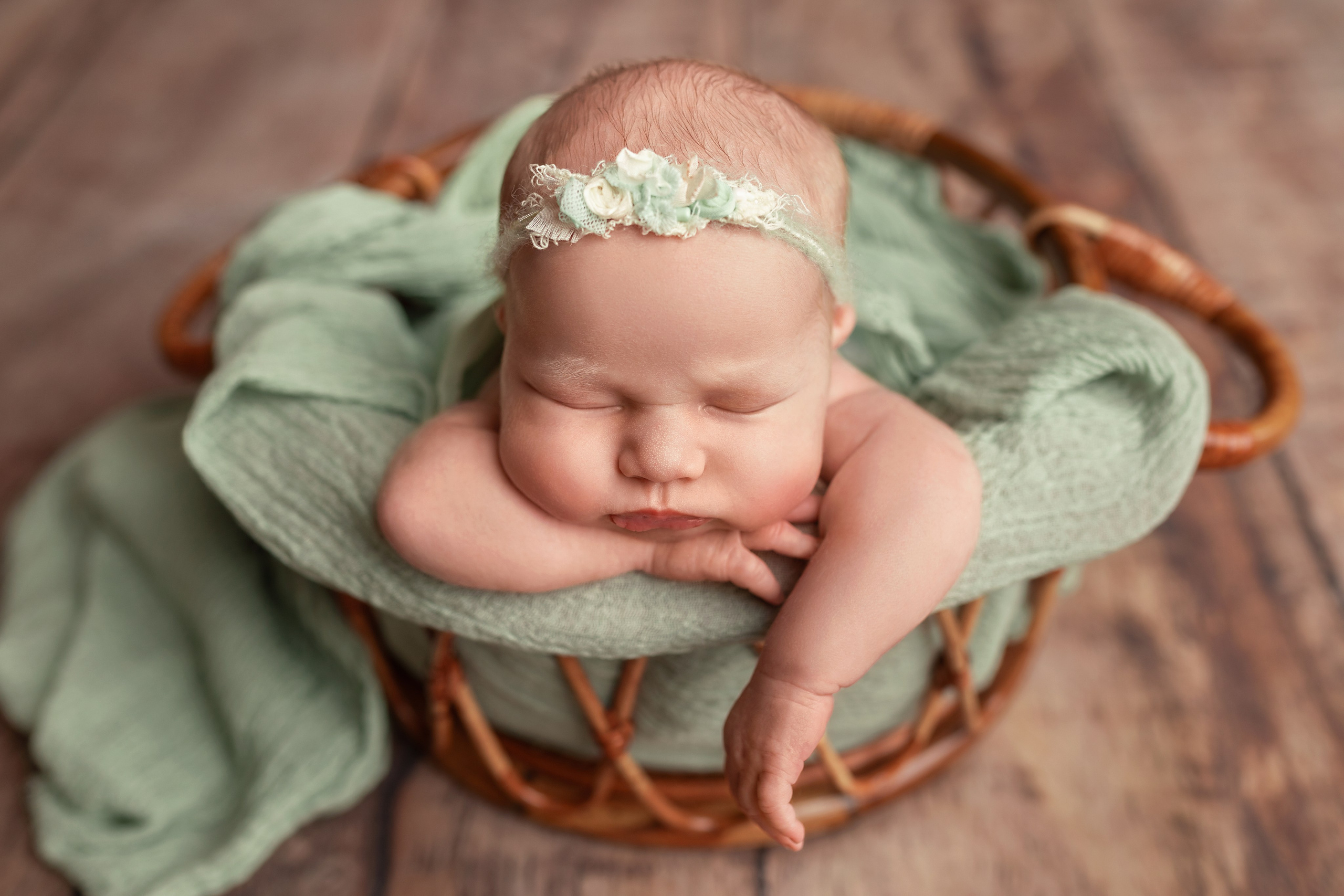 Фотограф новорожденных в Волковыске Валя Легкова